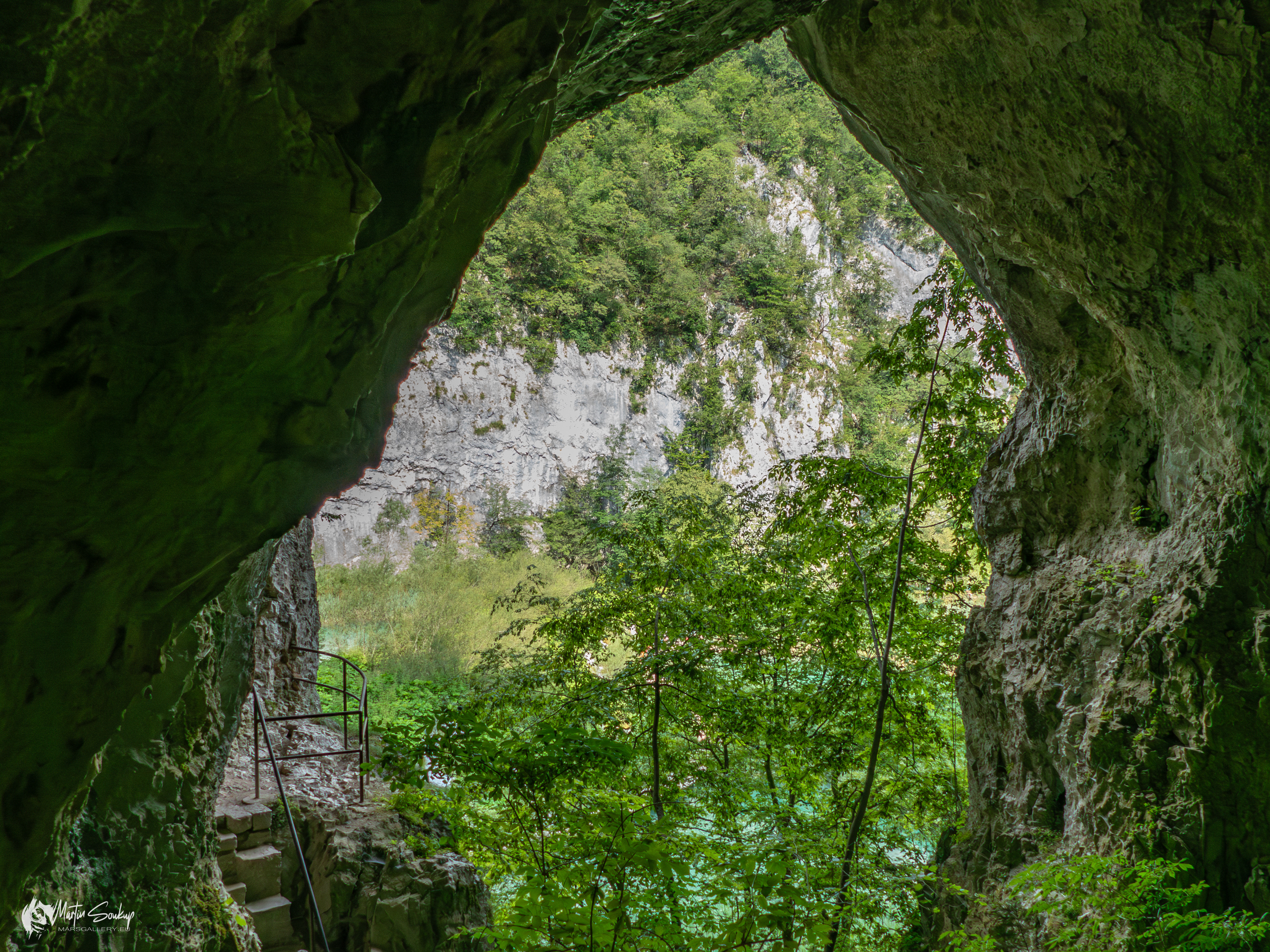 Plitvická jezera - jeskyně z Pokladu na Stříbrném, jezeře Špilja Šupljara