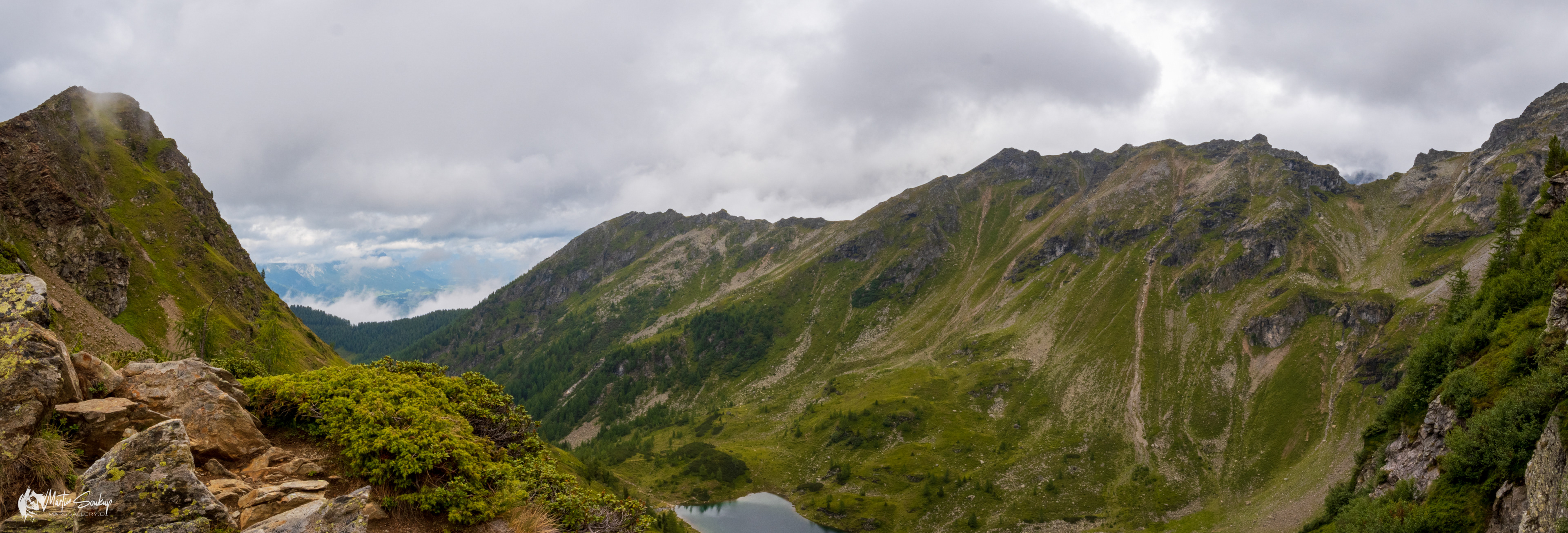 Schladmingské Taury nad jezerem Moaralmsee