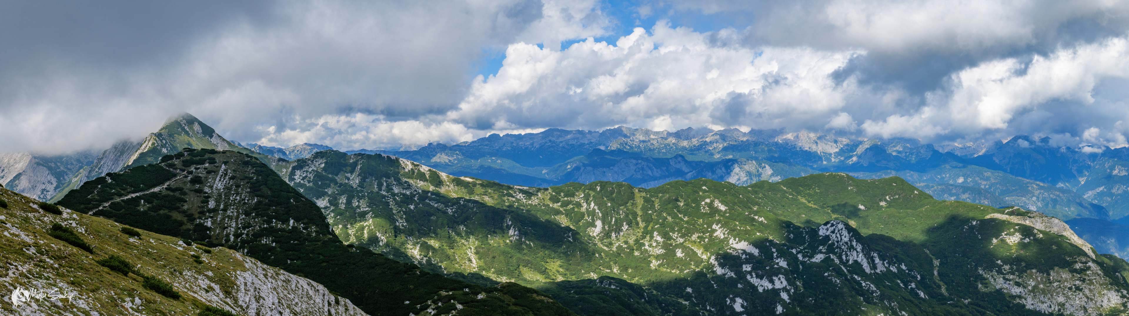 Panorama při výstupu na horu Rodica