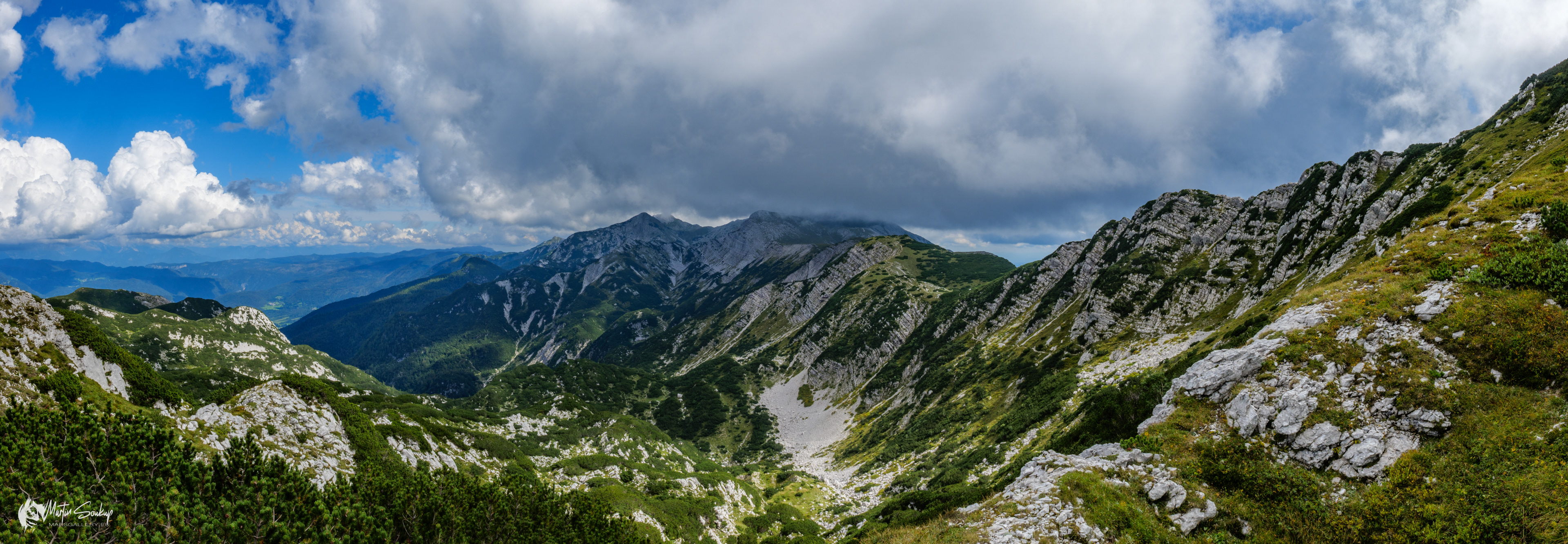 Panorama při výstupu na horu Rodica