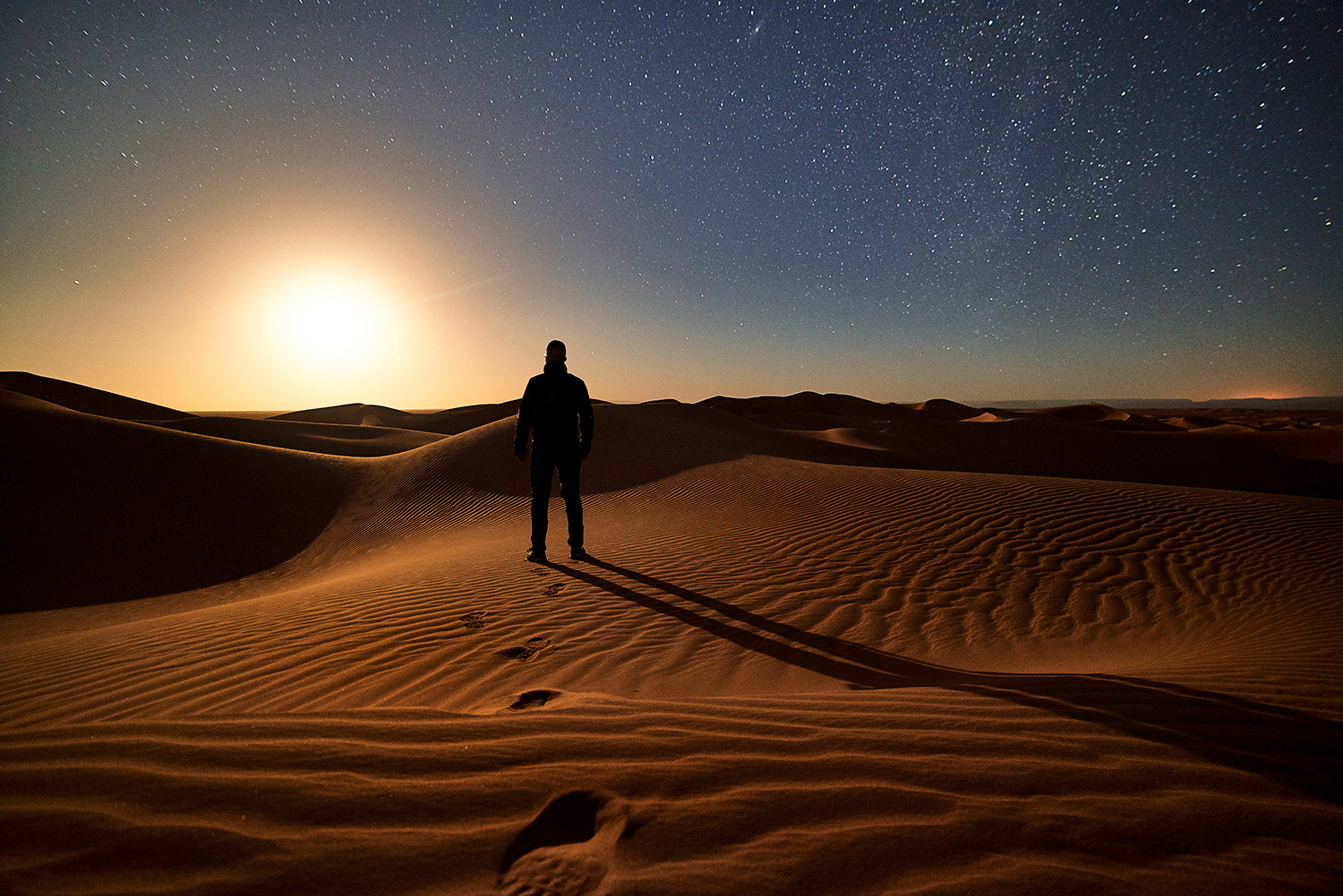 Luna llena en el Sahara.
