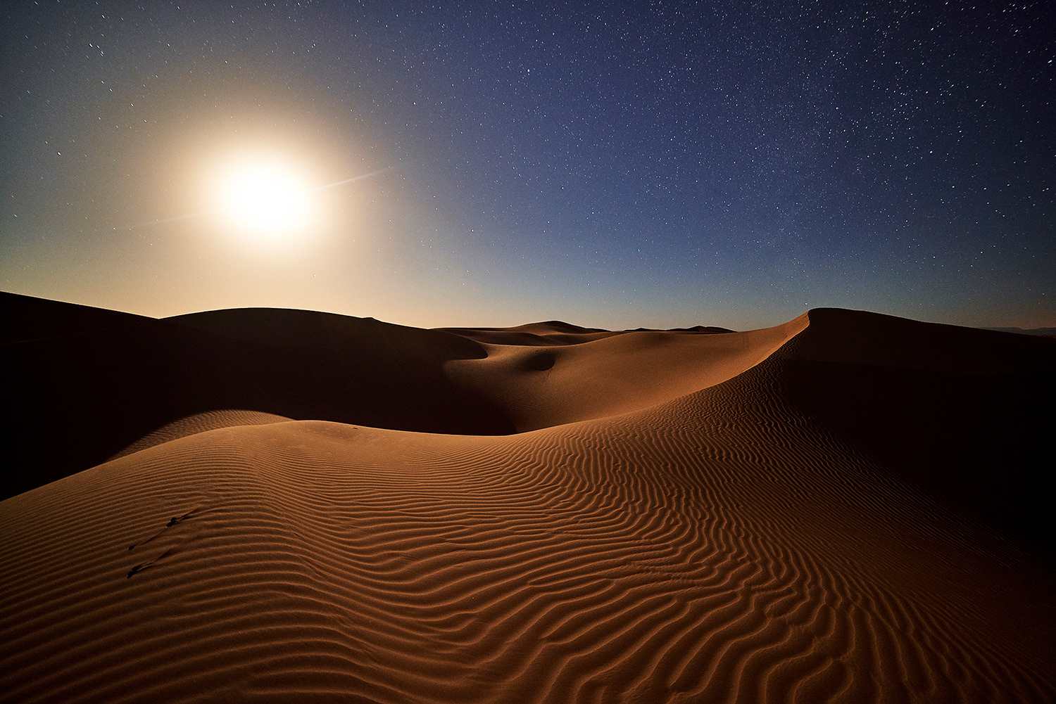 Luna llena en el Sahara.