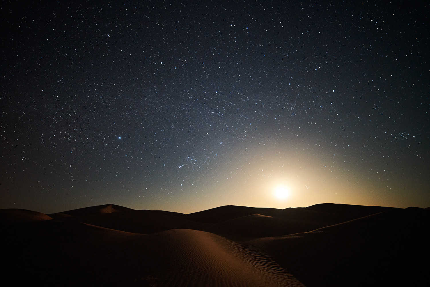 Salida de la Luna en el Sahara