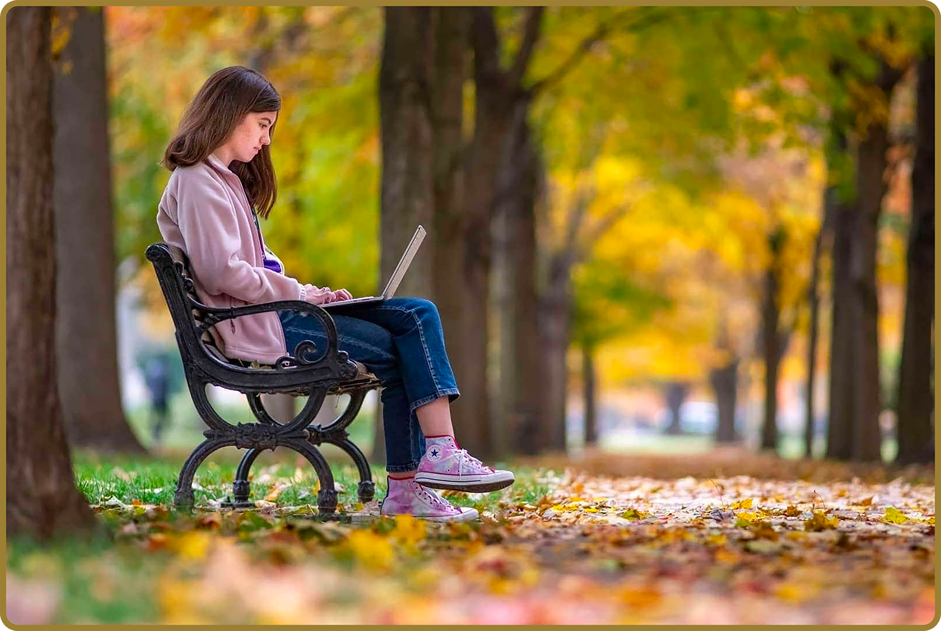 Annabelle Sauer, a junior majoring in American Studies, finds a quiet place on the Main Quad to study.