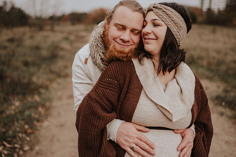 Bild Babybauchshooting glückliches Paar