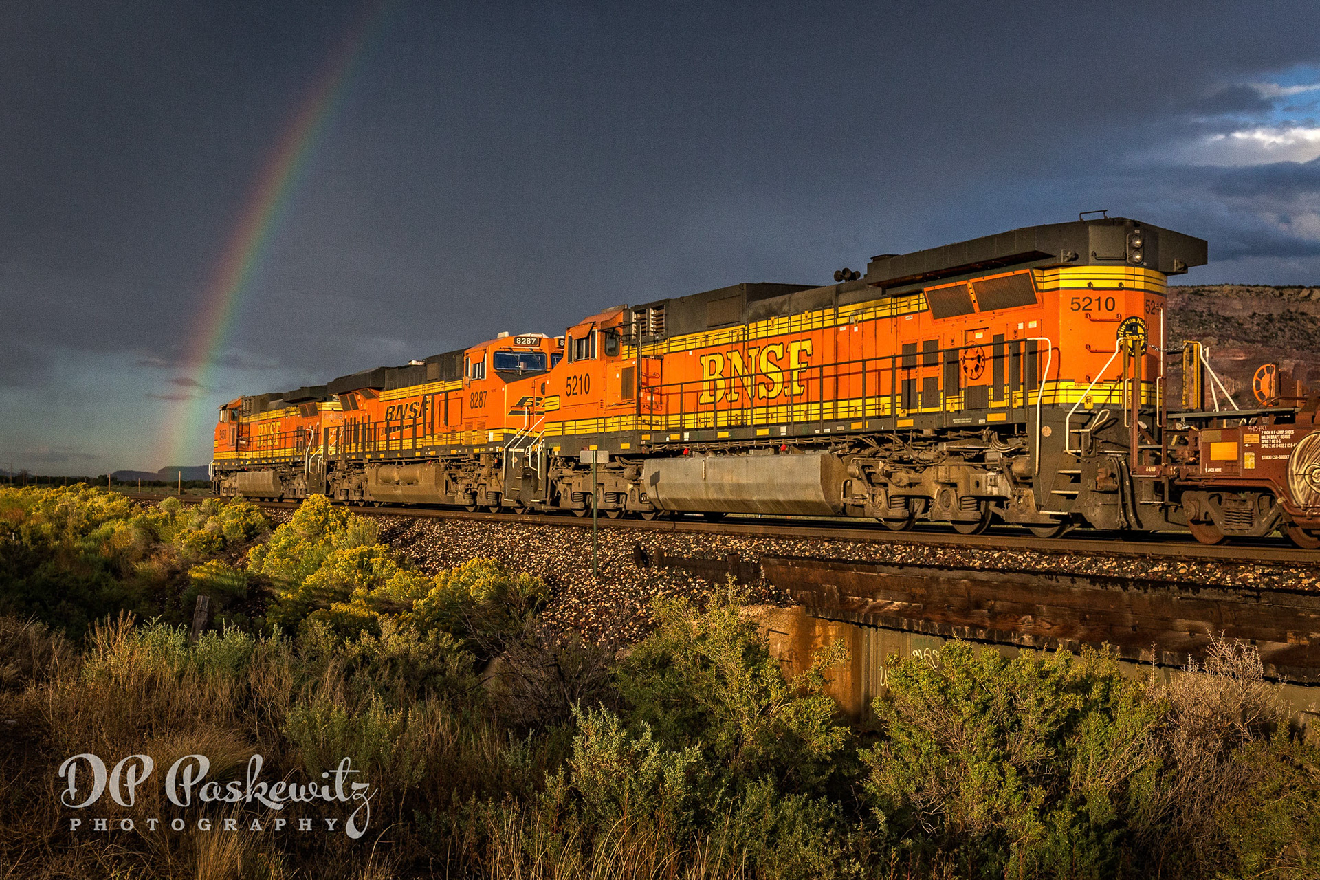 Goin' Gold: Eastward BNSF stack train near Lupton, AZ (at NM border), 2017