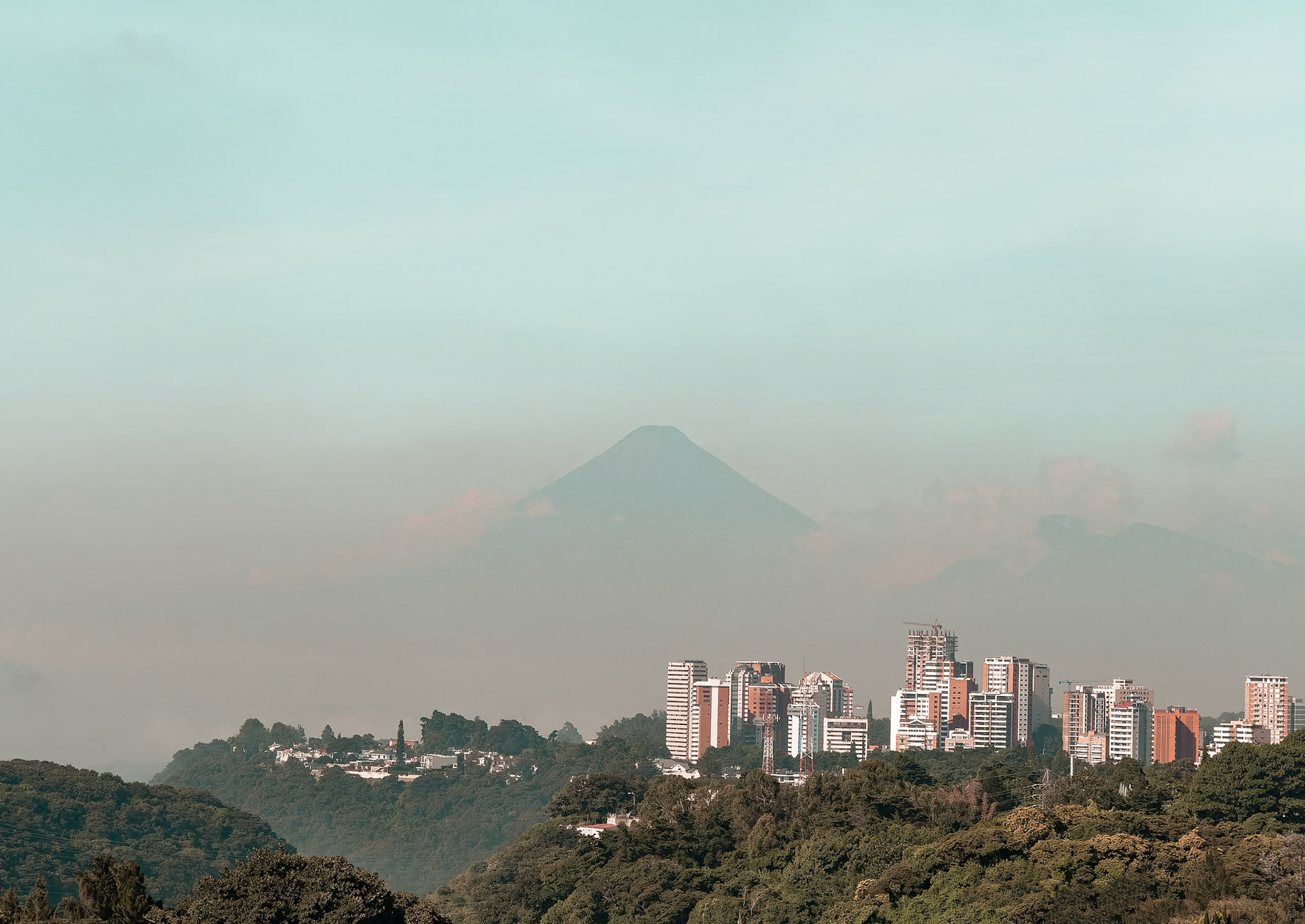 Volcan de Agua desde Zona 10