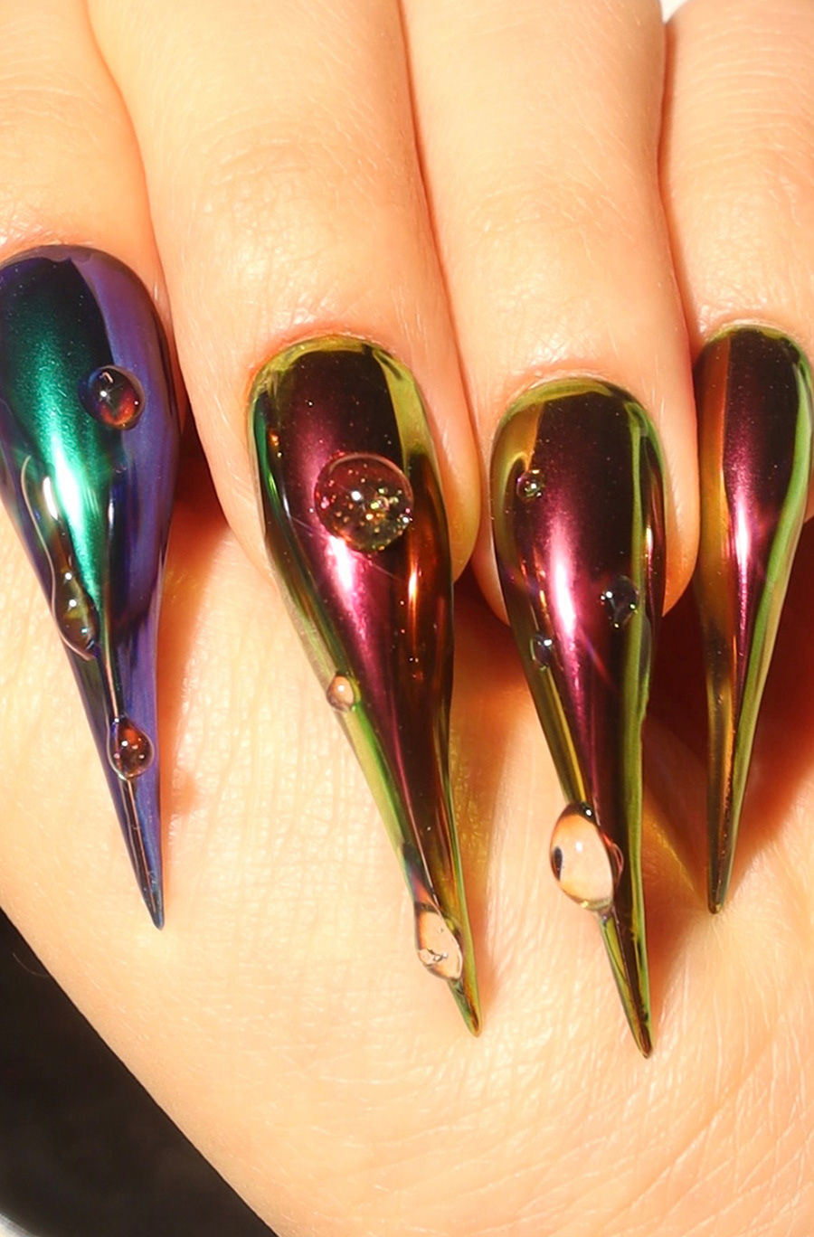 ©NAILIST_ONE : LIQUID FOREST CHROME