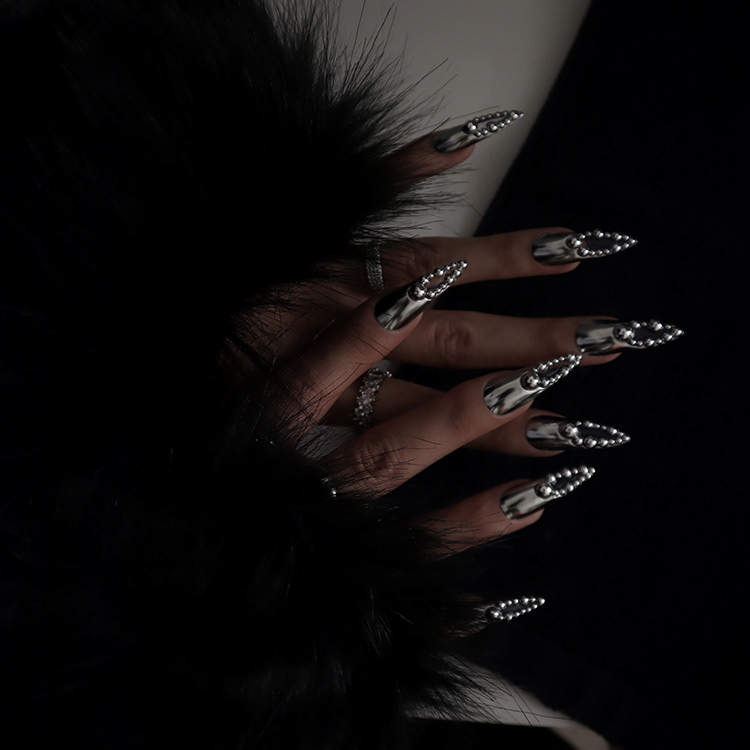 ©NAILIST_ONE : NAILTAGONIST