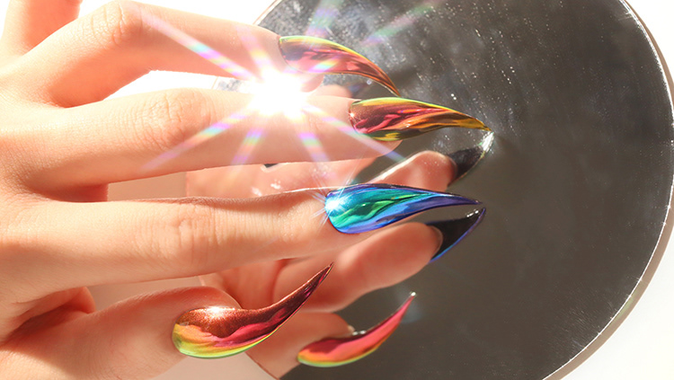 ©NAILIST_ONE : LIQUID FOREST CHROME
