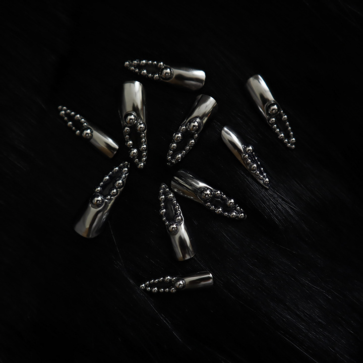 ©NAILIST_ONE : NAILTAGONIST