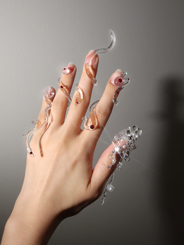©NAILIST_ONE : NUDITÉ: IN PURE FORM