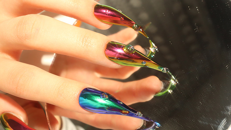 ©NAILIST_ONE : LIQUID FOREST CHROME
