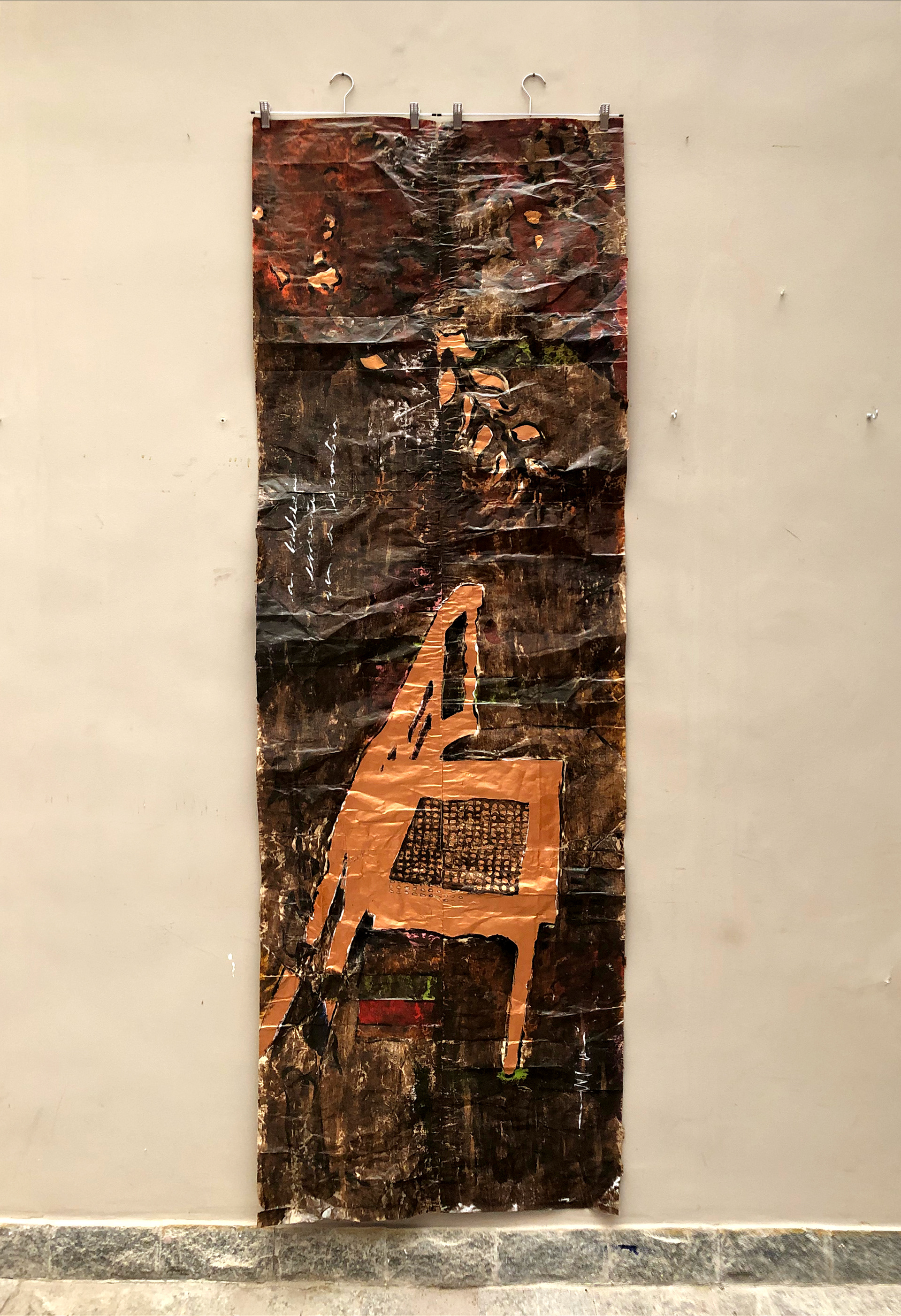 terra curativa IV, 2021 | acrílica sobre papel kraft 2,3 x 0,76 m