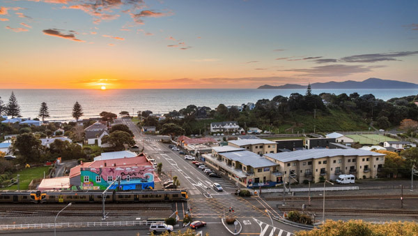 Paekākāriki portrait I updated my Paekākāriki portrait after Miriama Grace-Smith painted a wonderful mural on the old Holtom Building.