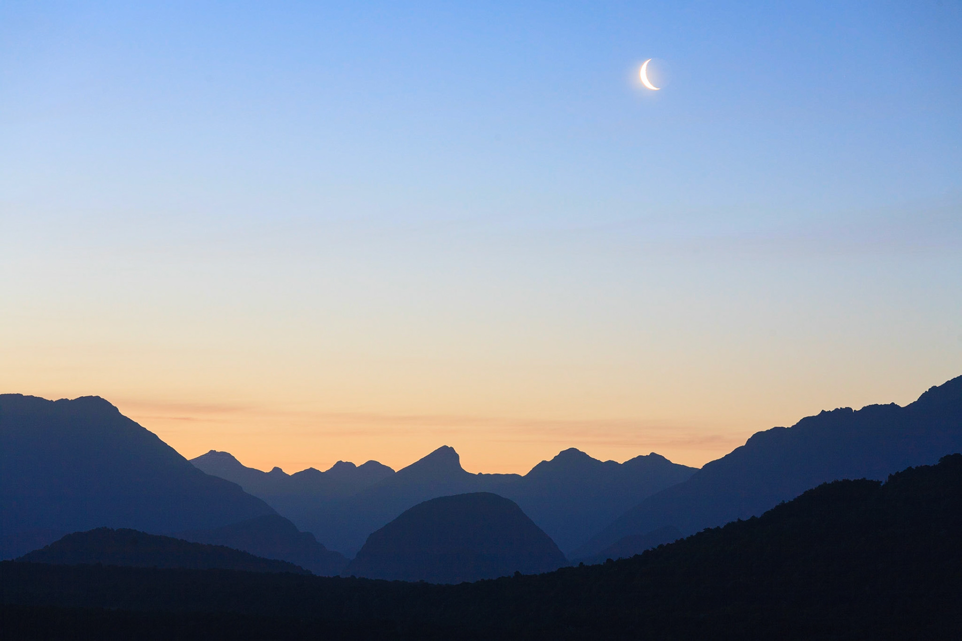Moonset, Fiordland NP