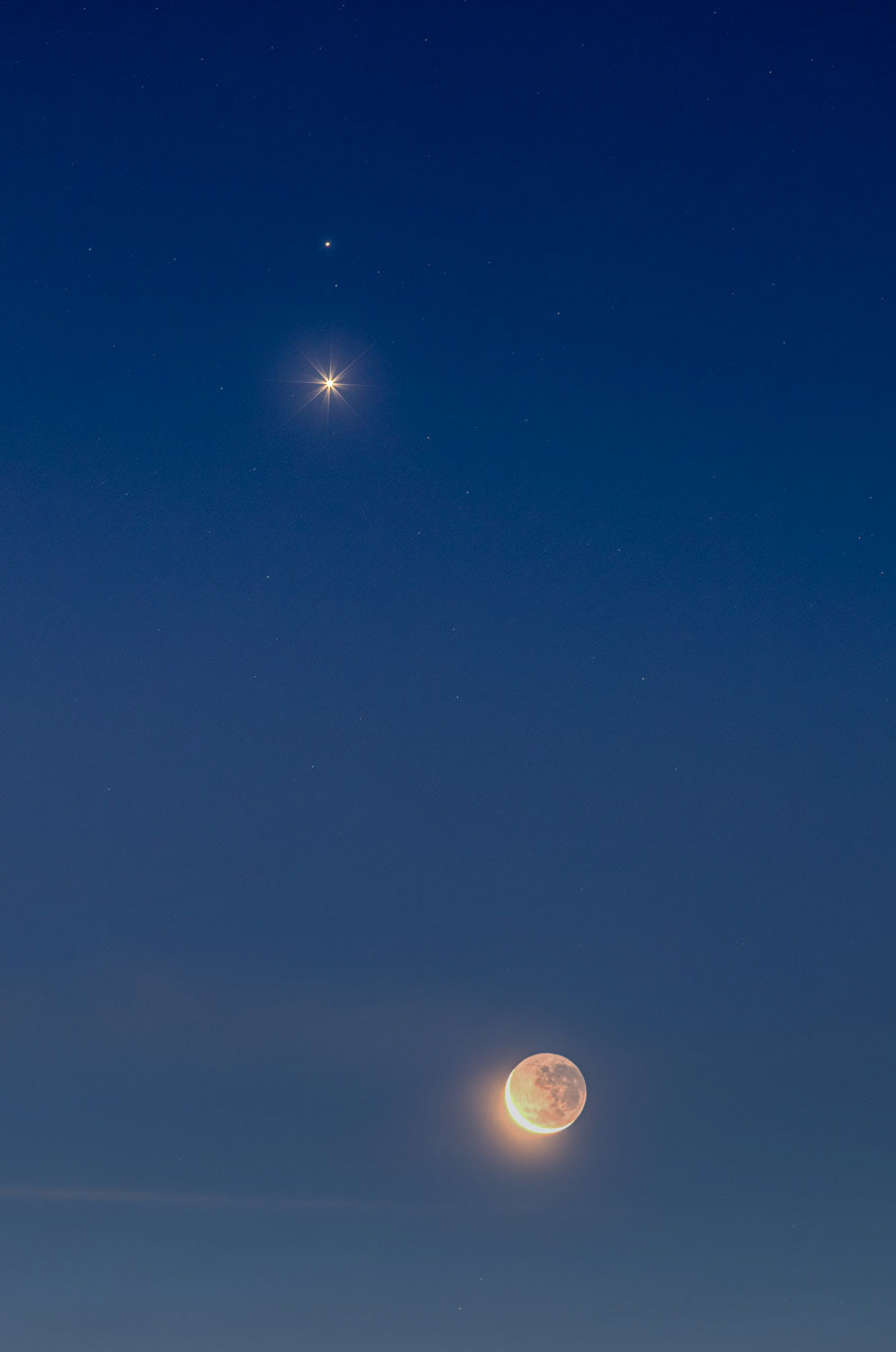 Conjunction of Mars, Venus and the crescent Moon 12 July 2021