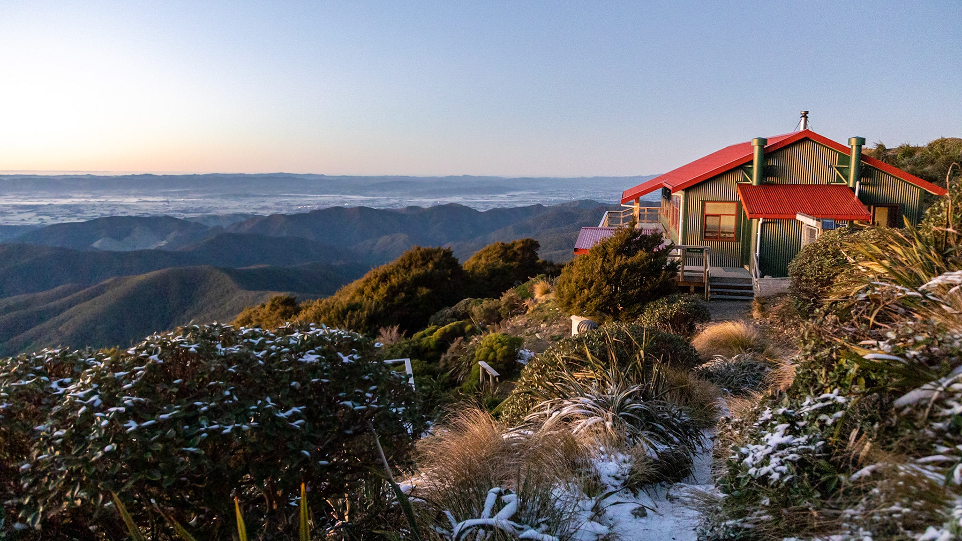 Powell Hut, Tararuas