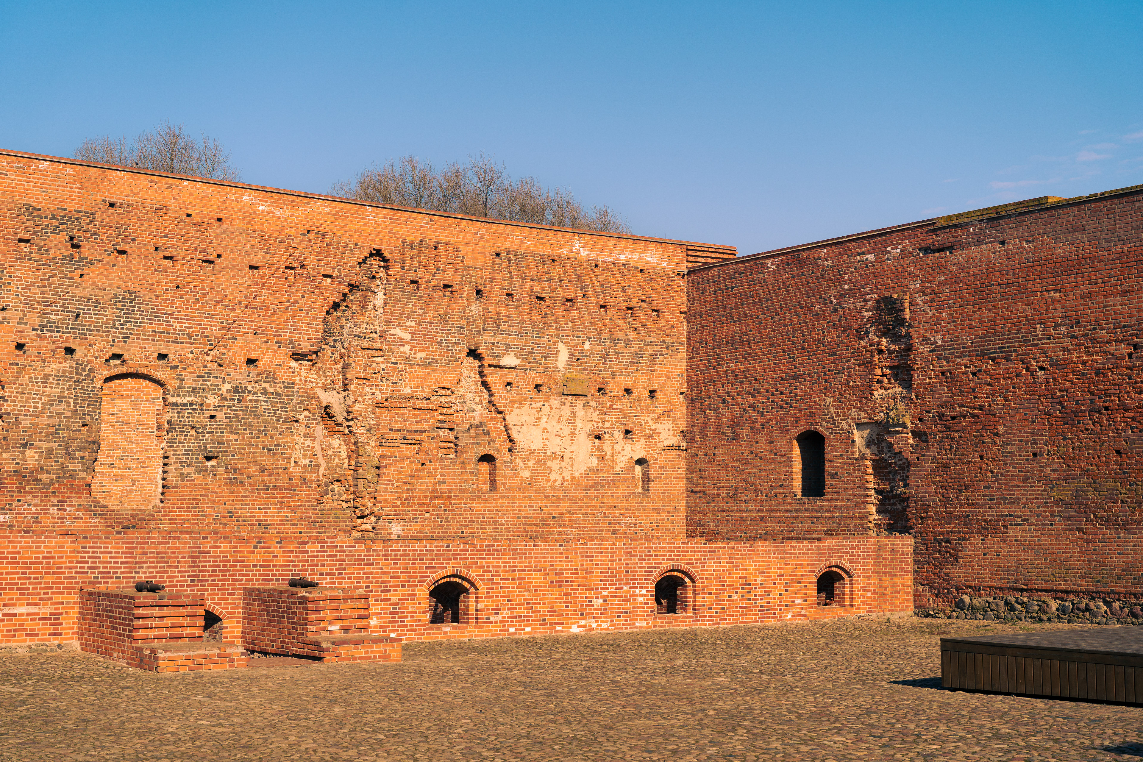 Mury wewnętrzne - dziedziniec