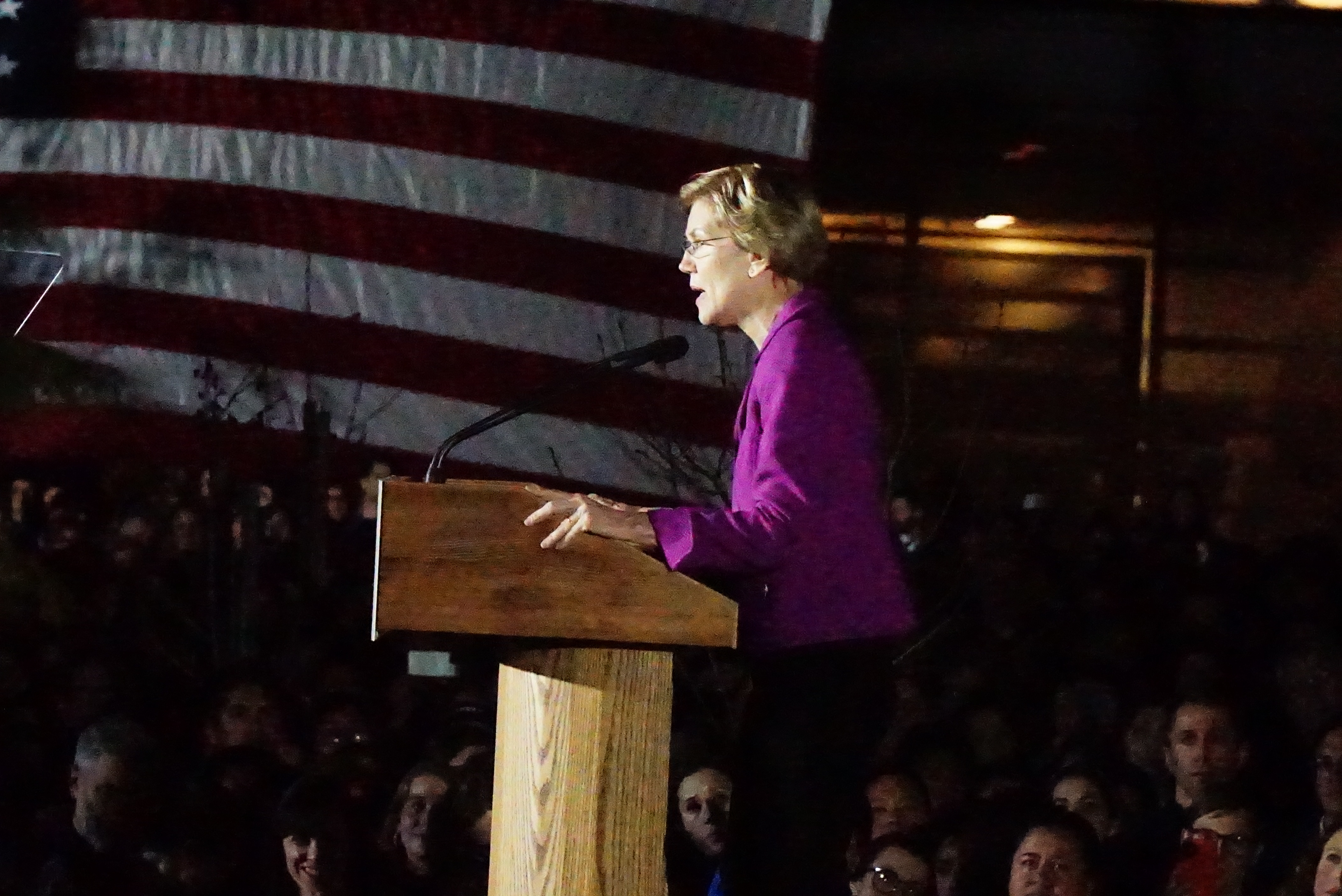 Elizabeth Warren giving her final remarks at East Los Angeles College appealing to the Latino Crowd on March 2nd, 2020