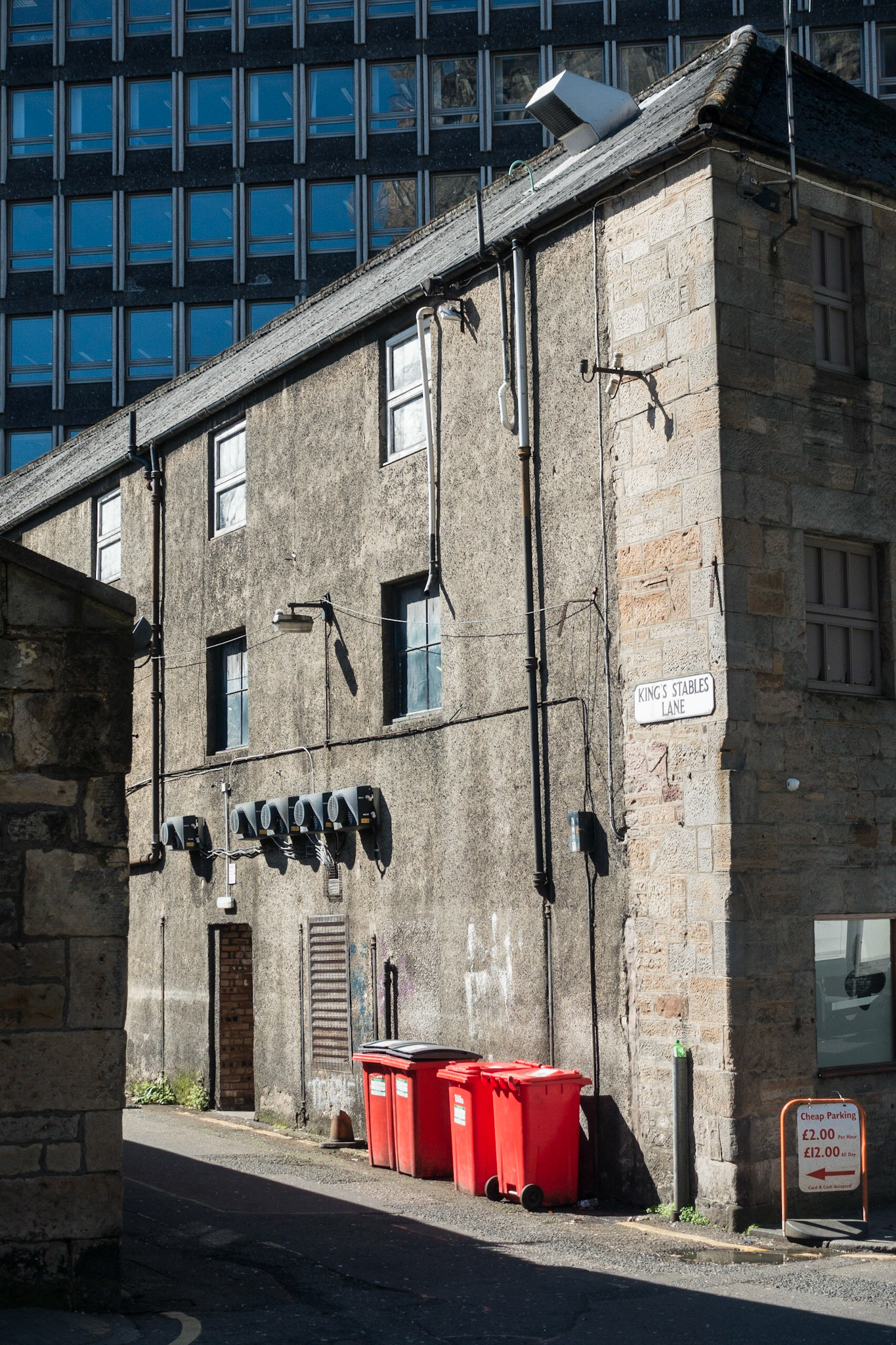 Red Bins, King's Stables Lane, Edinburgh, 2016