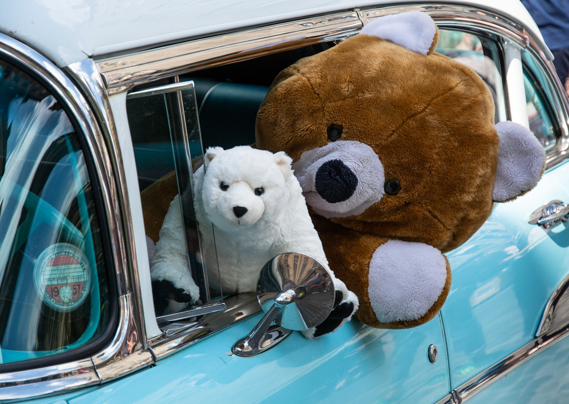 Teddy Bears in a Classic Car, High Street, Edinburgh, 2018