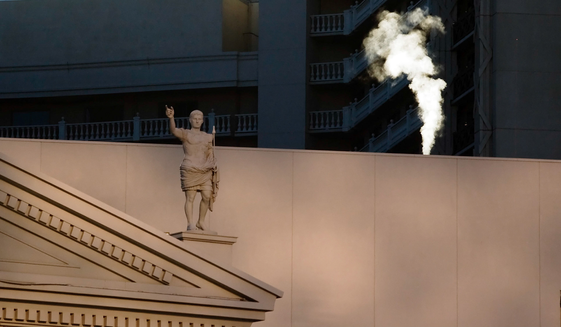 Statue and steam vent, Las Vegas, April 2007