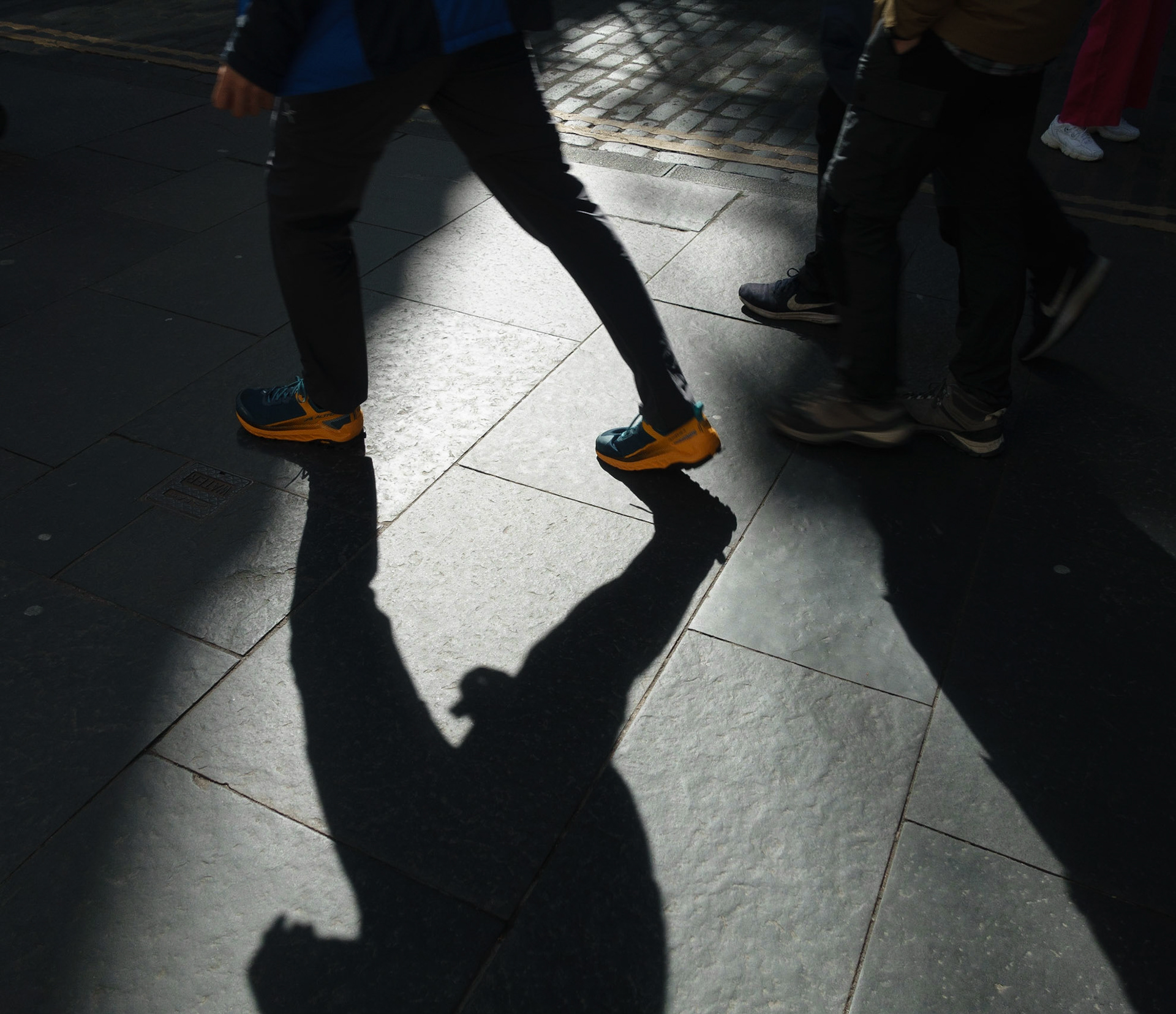 Passers-by, Cockburn Street, Edinburgh, 2022