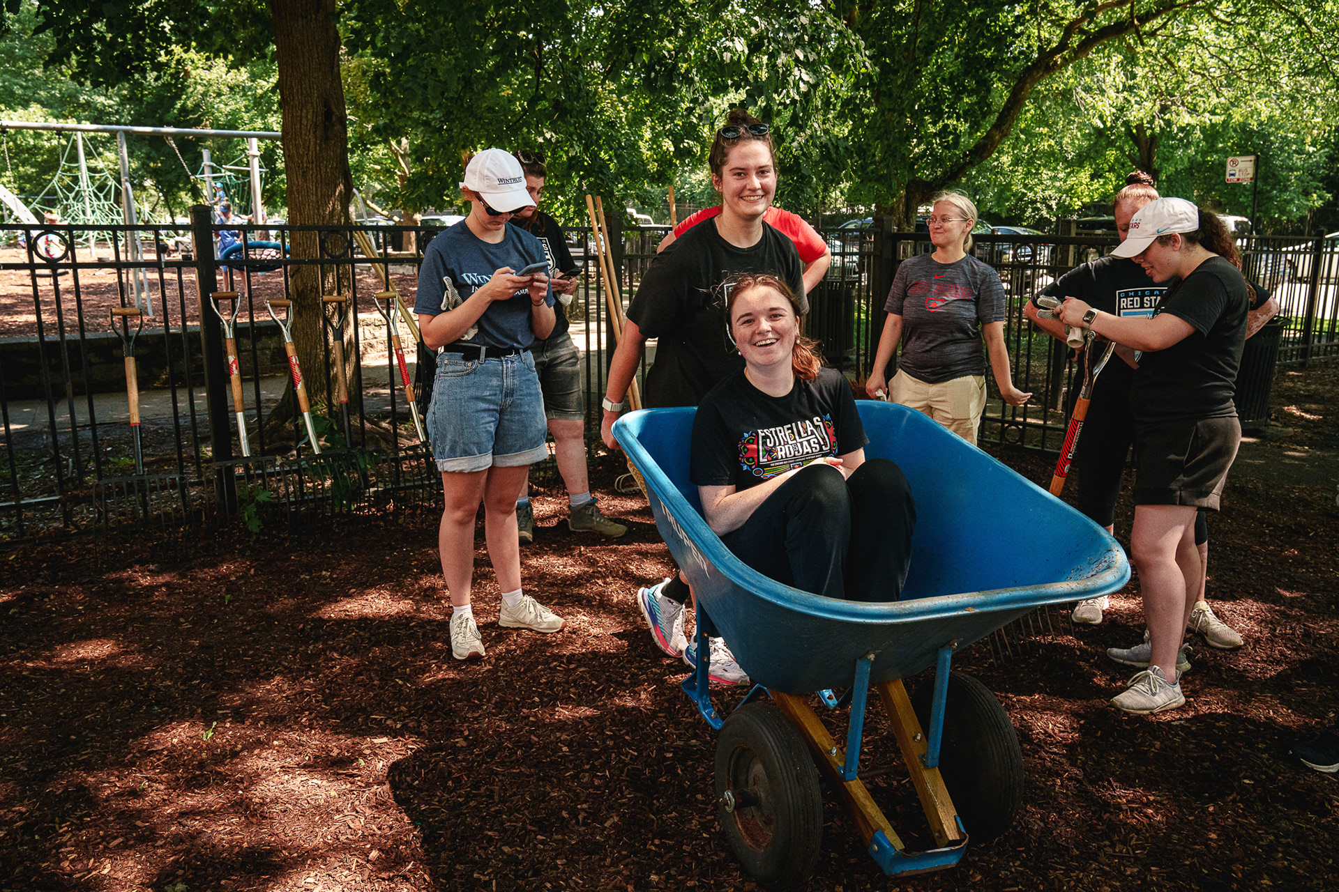 Wintrust x CRS Chicago Park District Park Cleanup