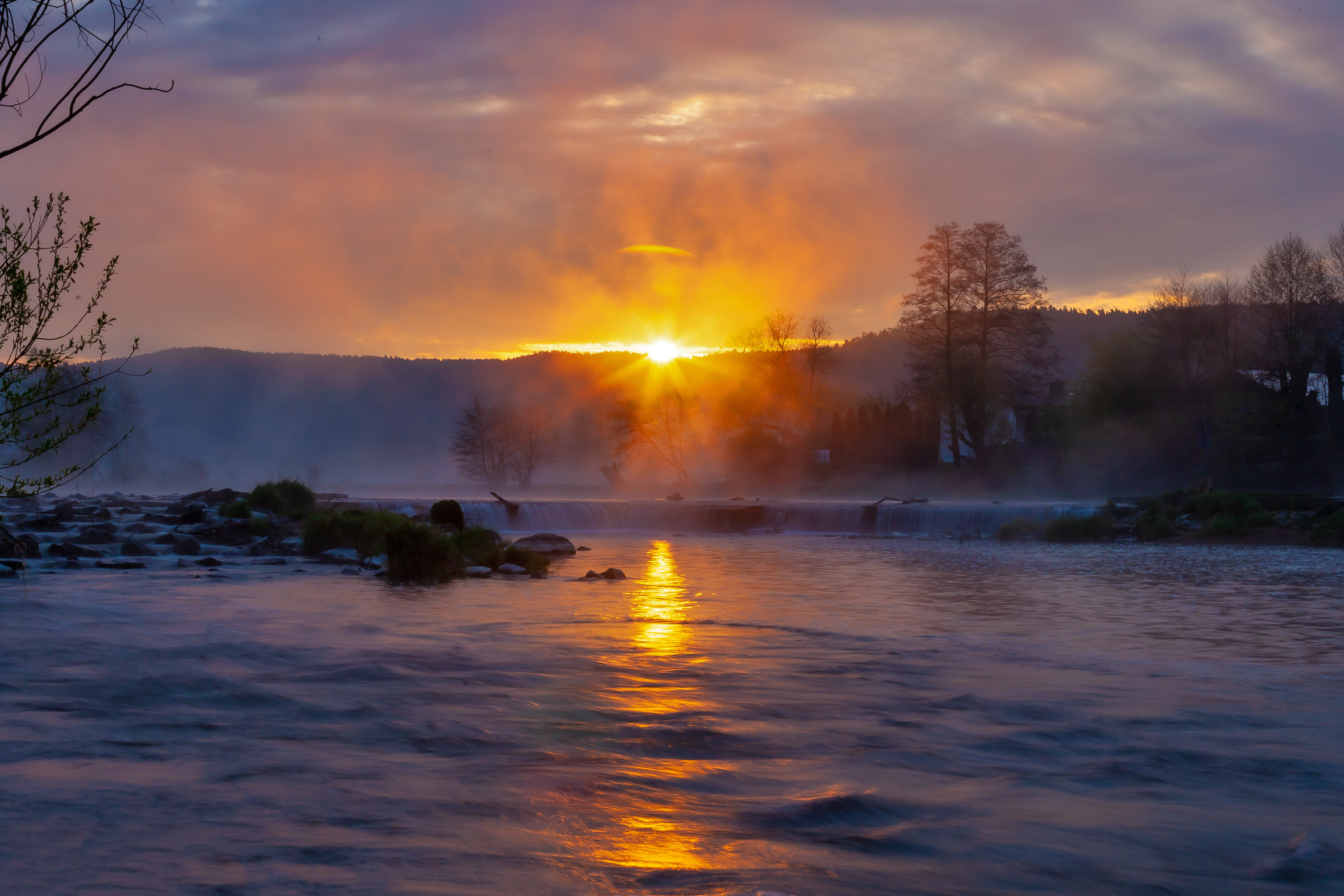 Regenstauf, Sonnenaufgang am Wehr I