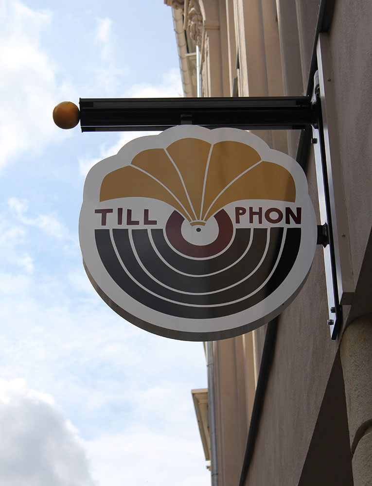 Emaille-Schild für den Laden