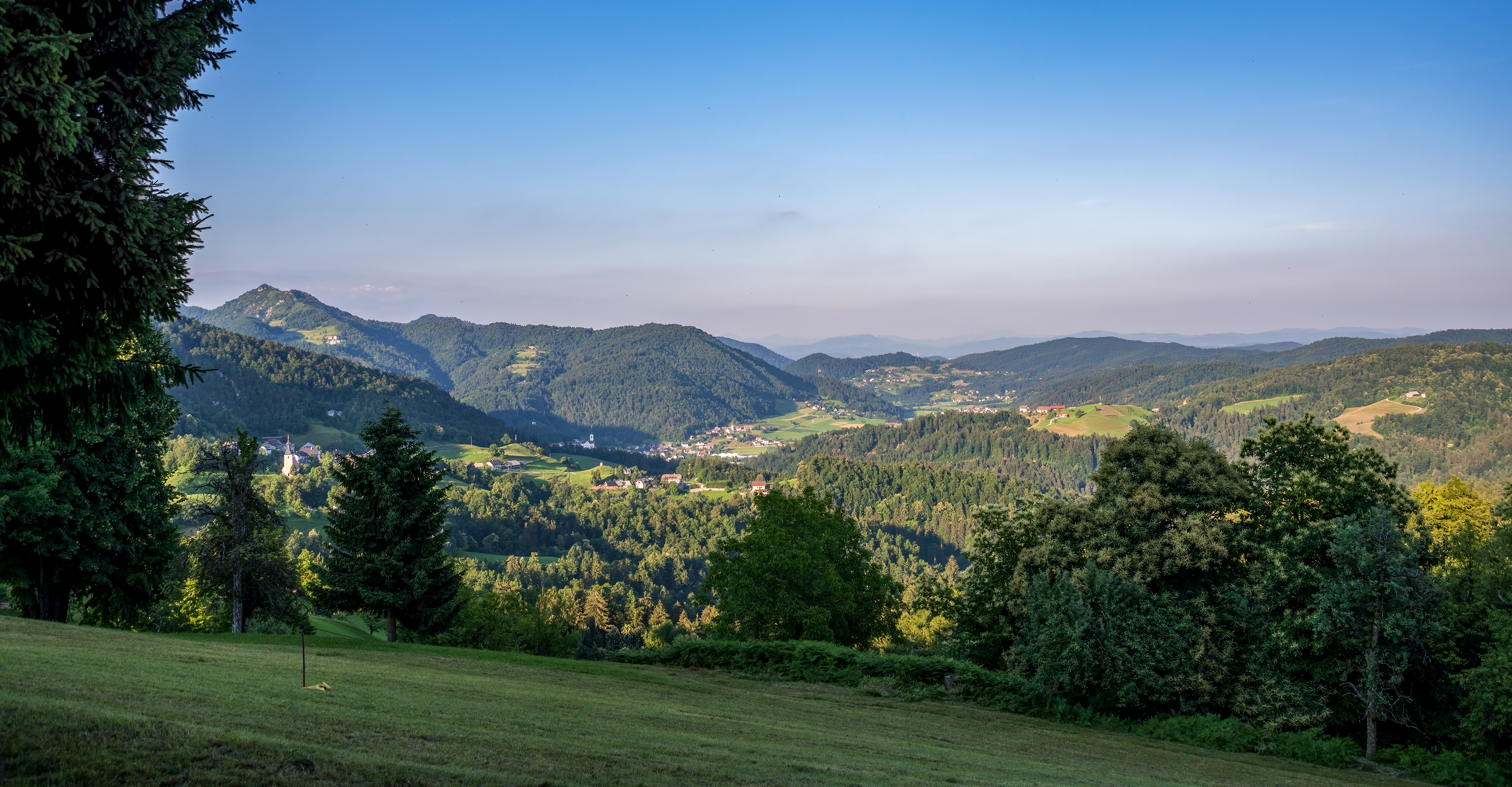 POLHOV GRADEC VALLEY
