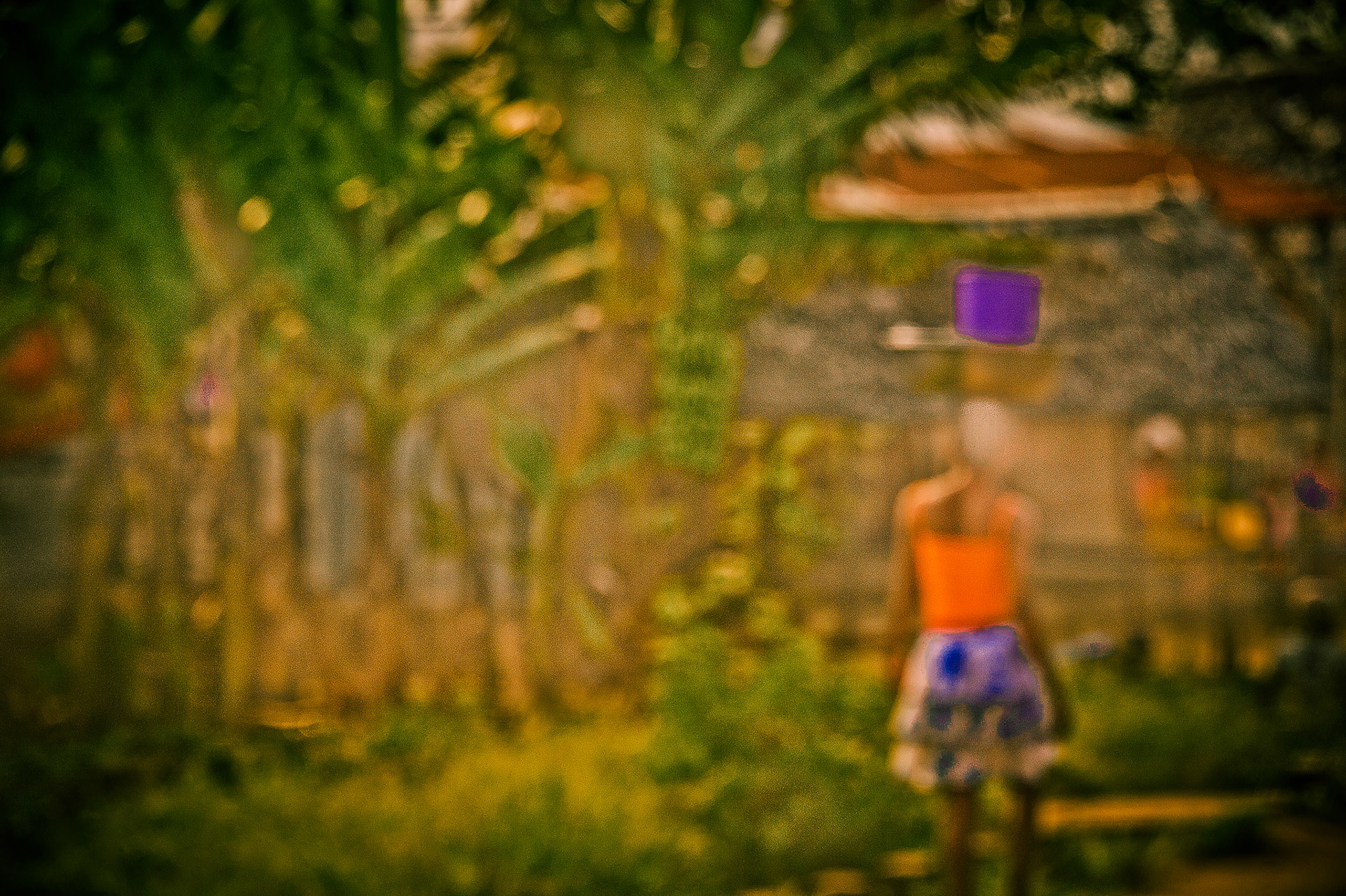 Elle porte.       Farahalana Madagascar 