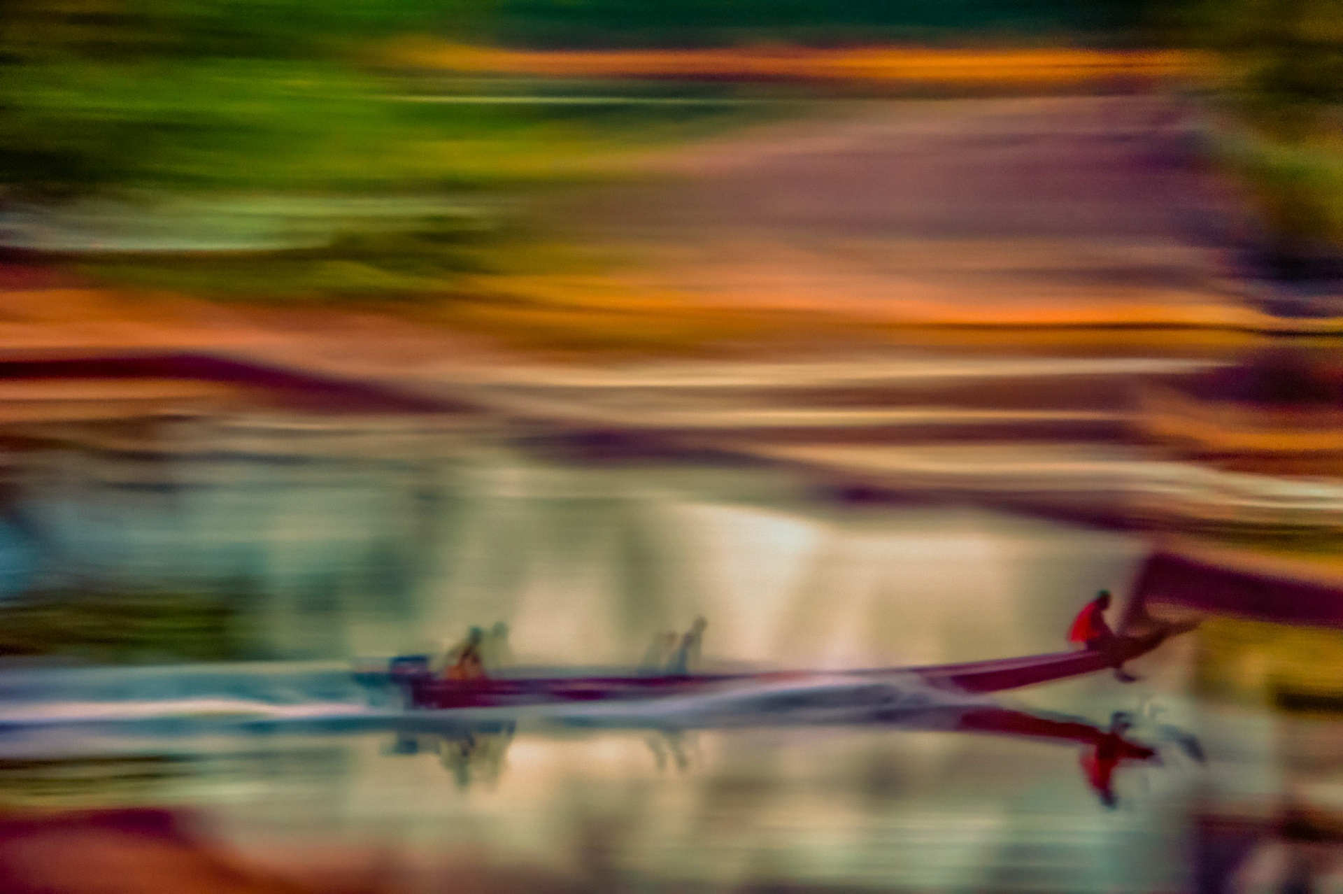 Pirogue filante.     Rio Arauca. Venezuela
