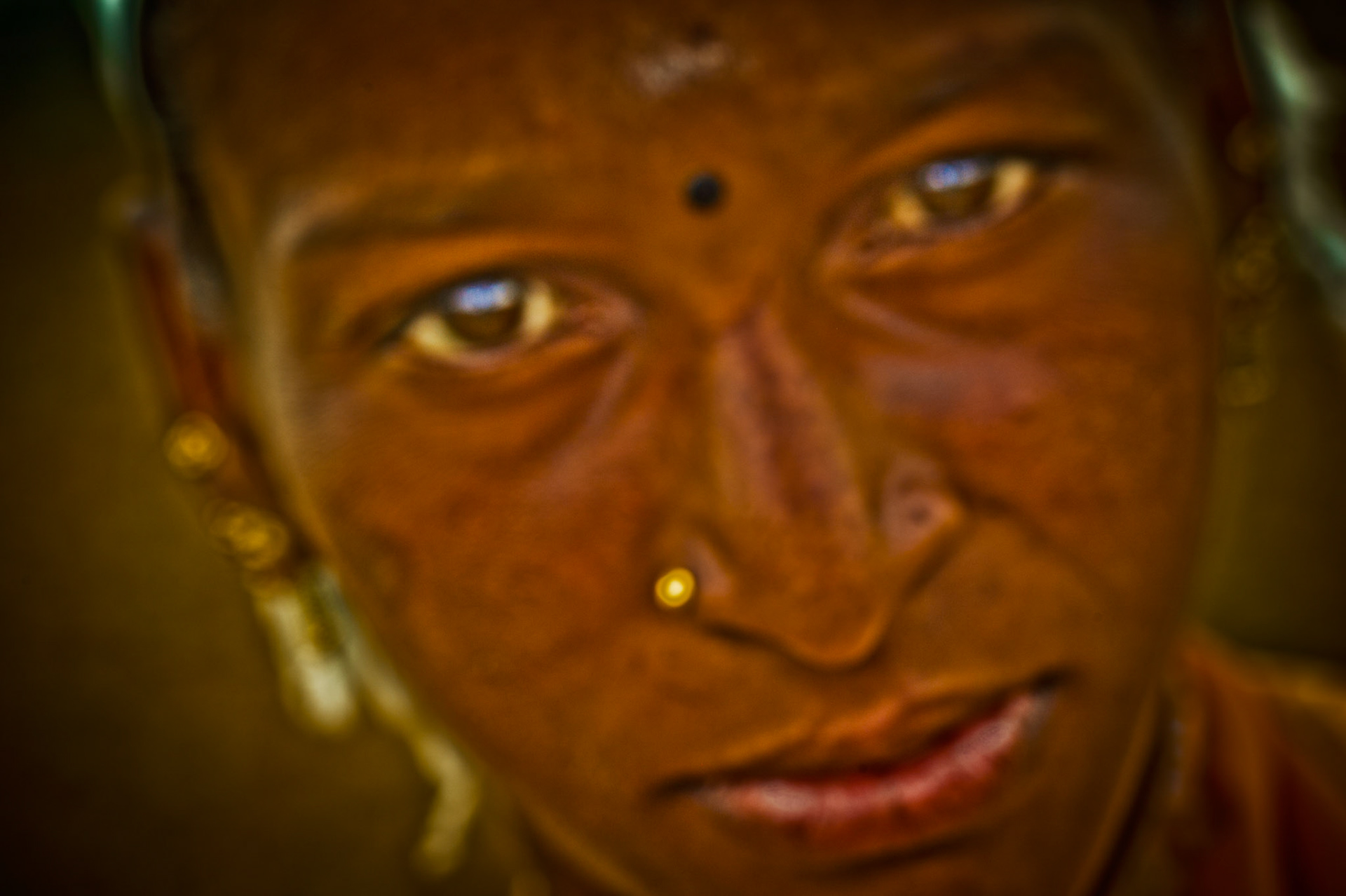 Elle nous regarde.         Tamil Nadu 