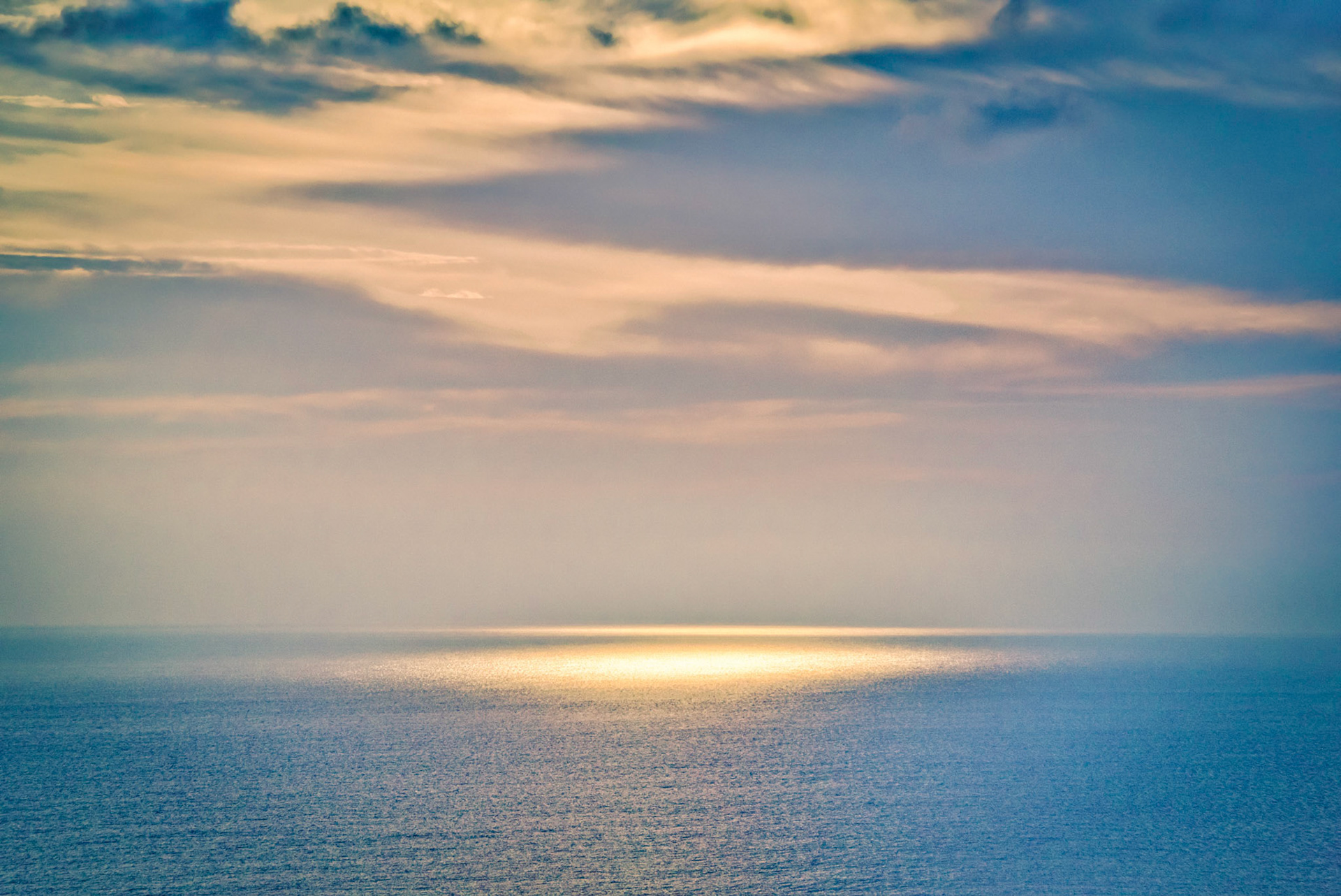 Paix du soir.     Sumatra