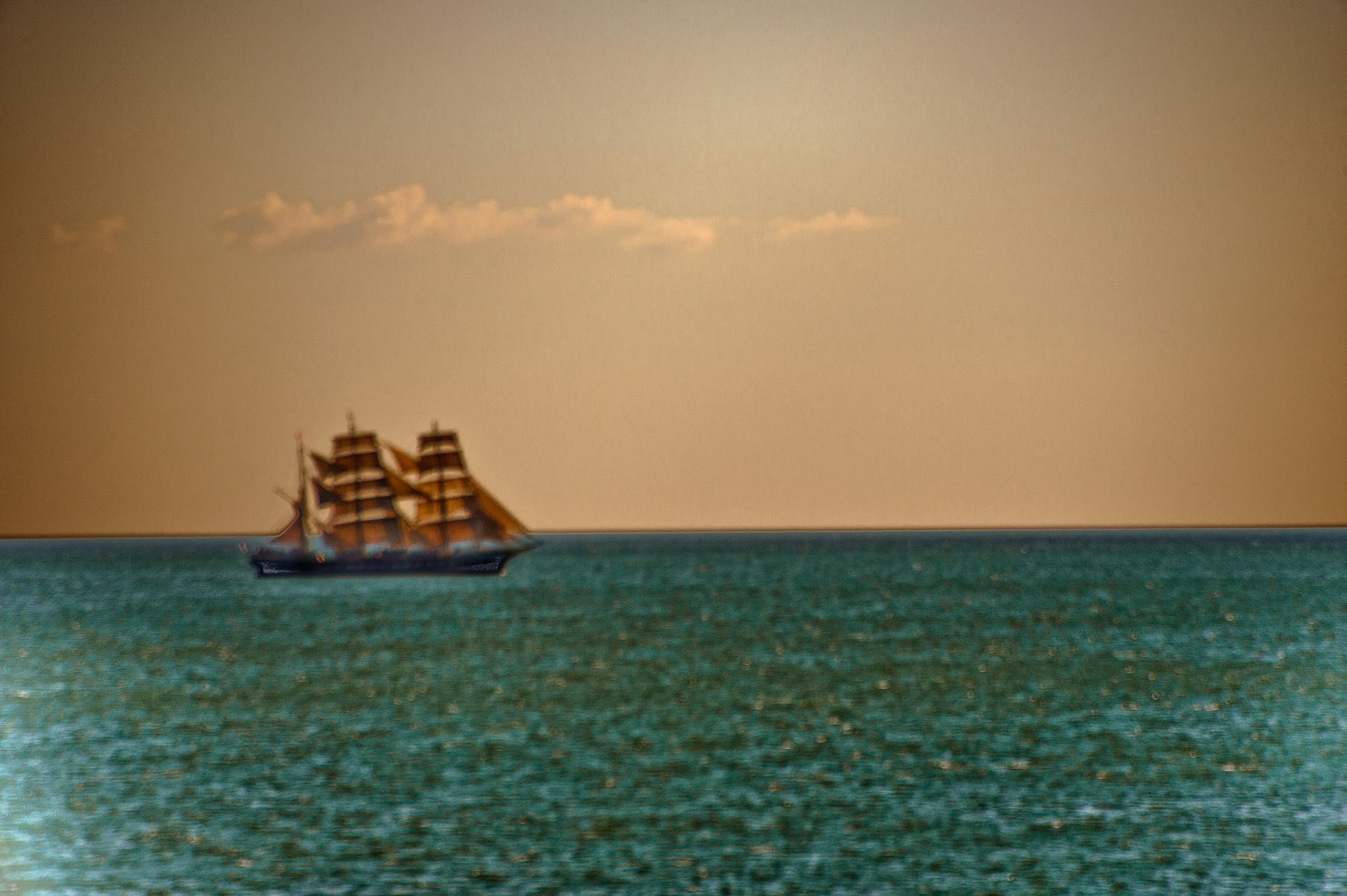 L'Hermione, au large.            Fort Bloqué, Morbihan