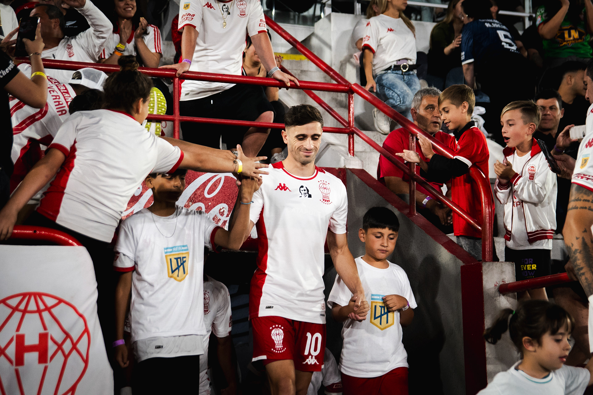 Ingreso del número 10 de Huracan al estado Tomas Adolfo Duco.