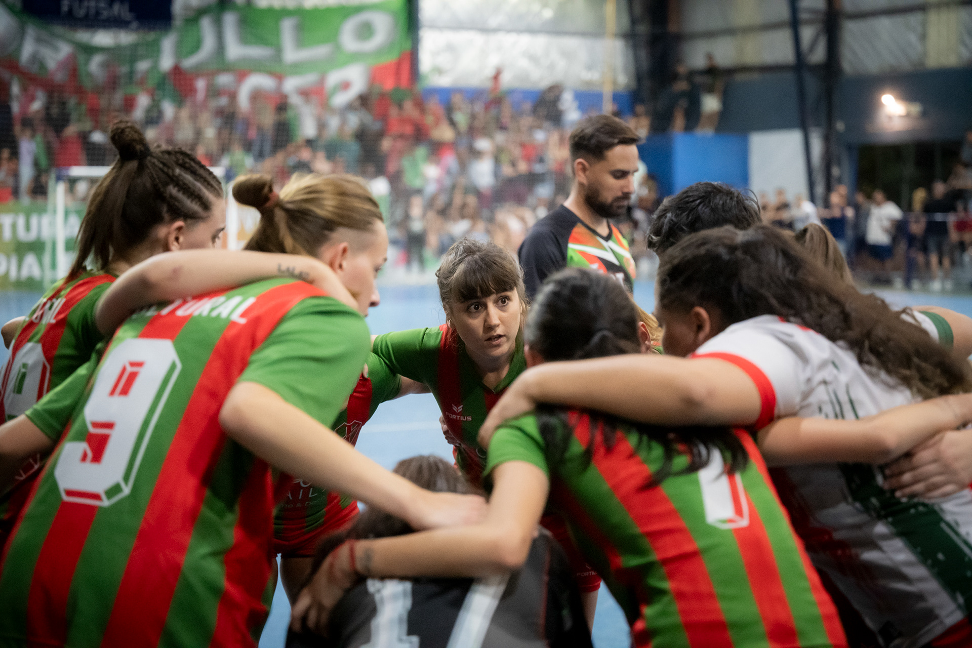 2024-11-25 El Club Cultural De Tapiales , en la categoría Femenino enfrenta a Mavia para lograr el ascenso a AFA. 