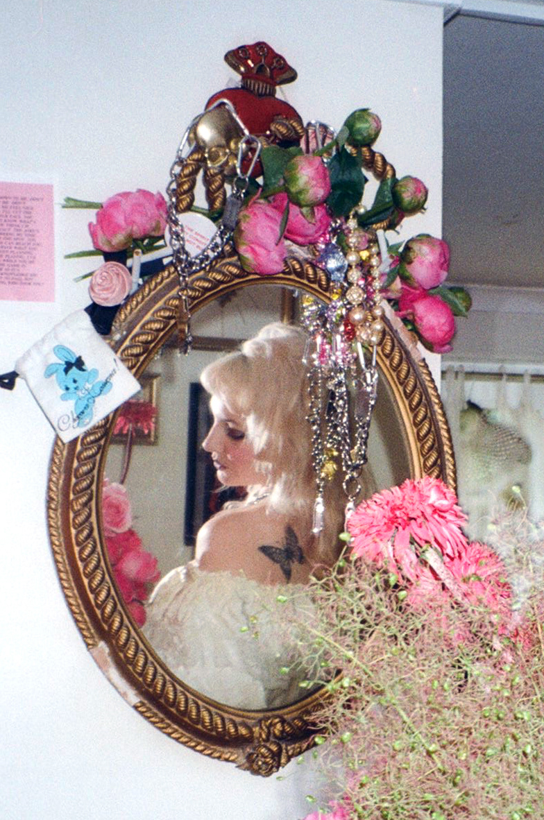 FLWR GRL by @leil4ty