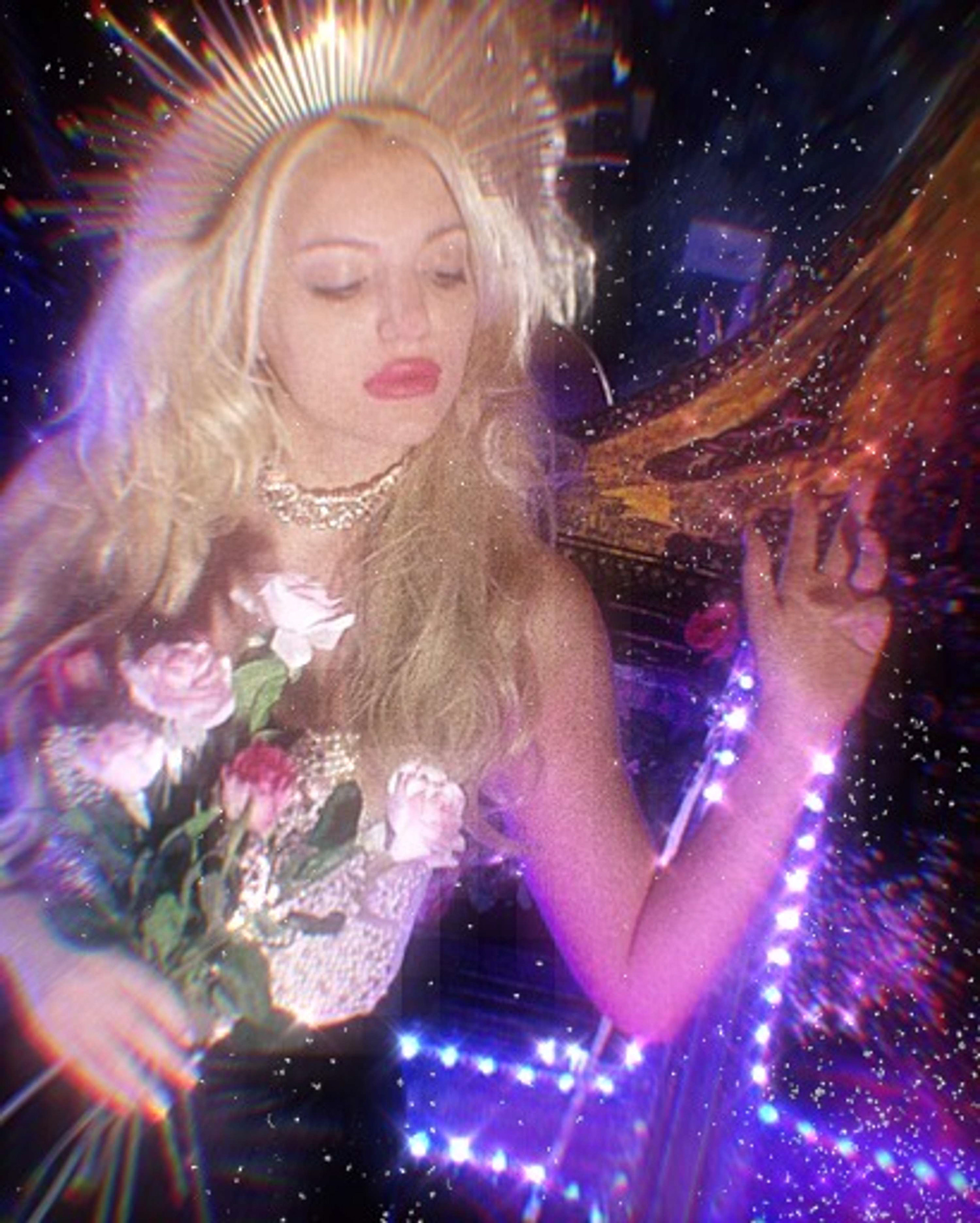 CIRCE - CROSSES & ROSES PHOTO/VIDEO