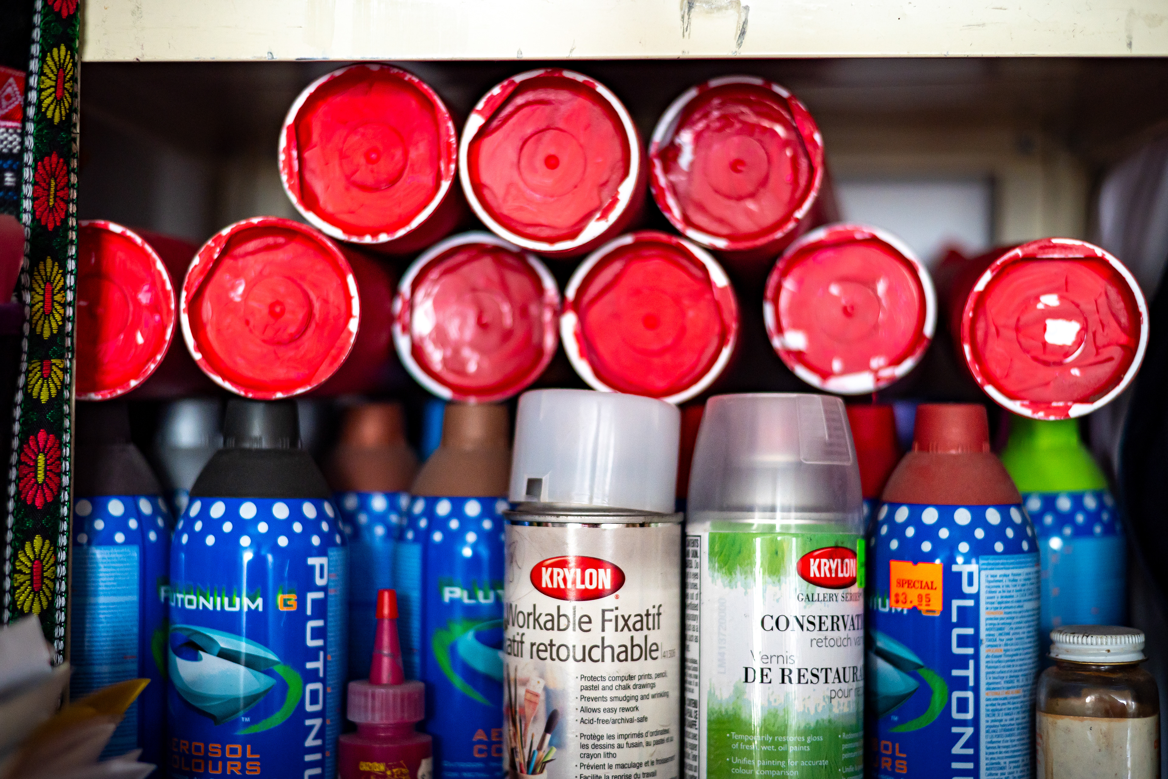 Bombes de vernis Spray varnish cans 噴漆罐