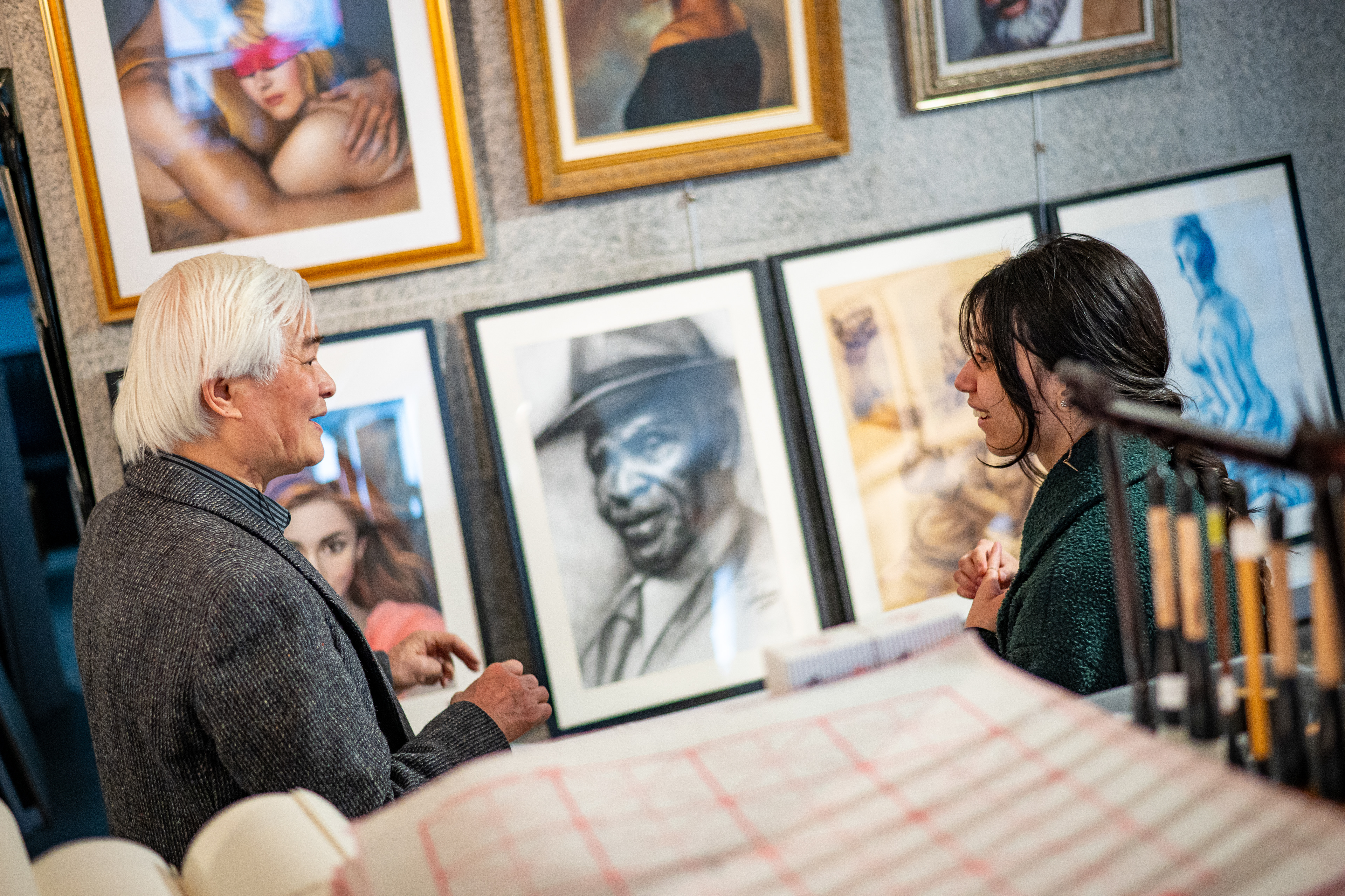 Andong Wang parle de son travail avec un client  Andong Wang talks about his work with customer  王安東和他的客戶談論他的作品