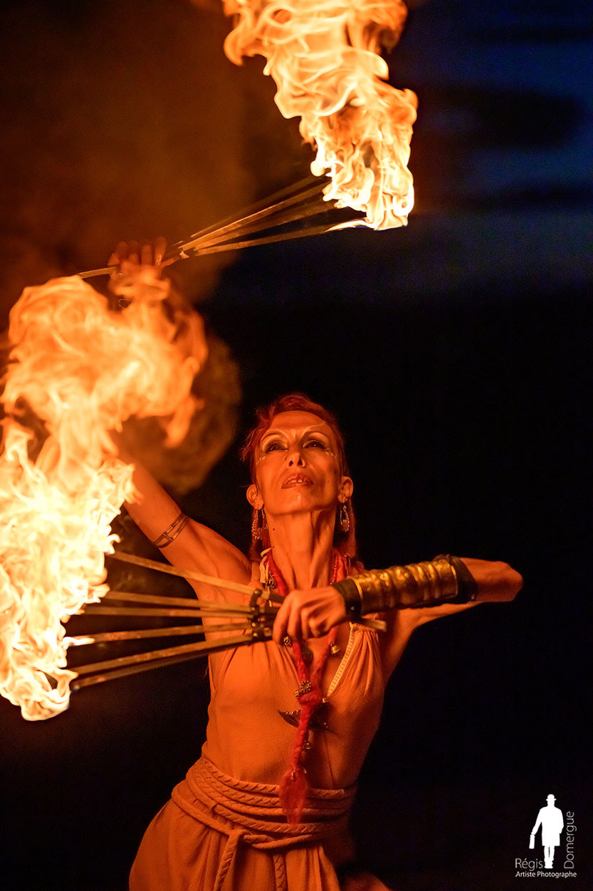 Eventails de Feu rétractables - photo Régis Domergue
