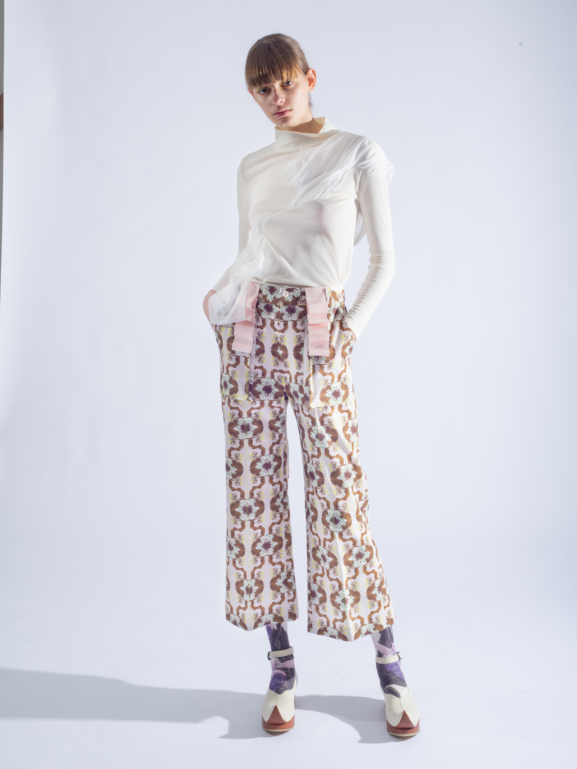 Cargo trouser with Chemical Flower print
