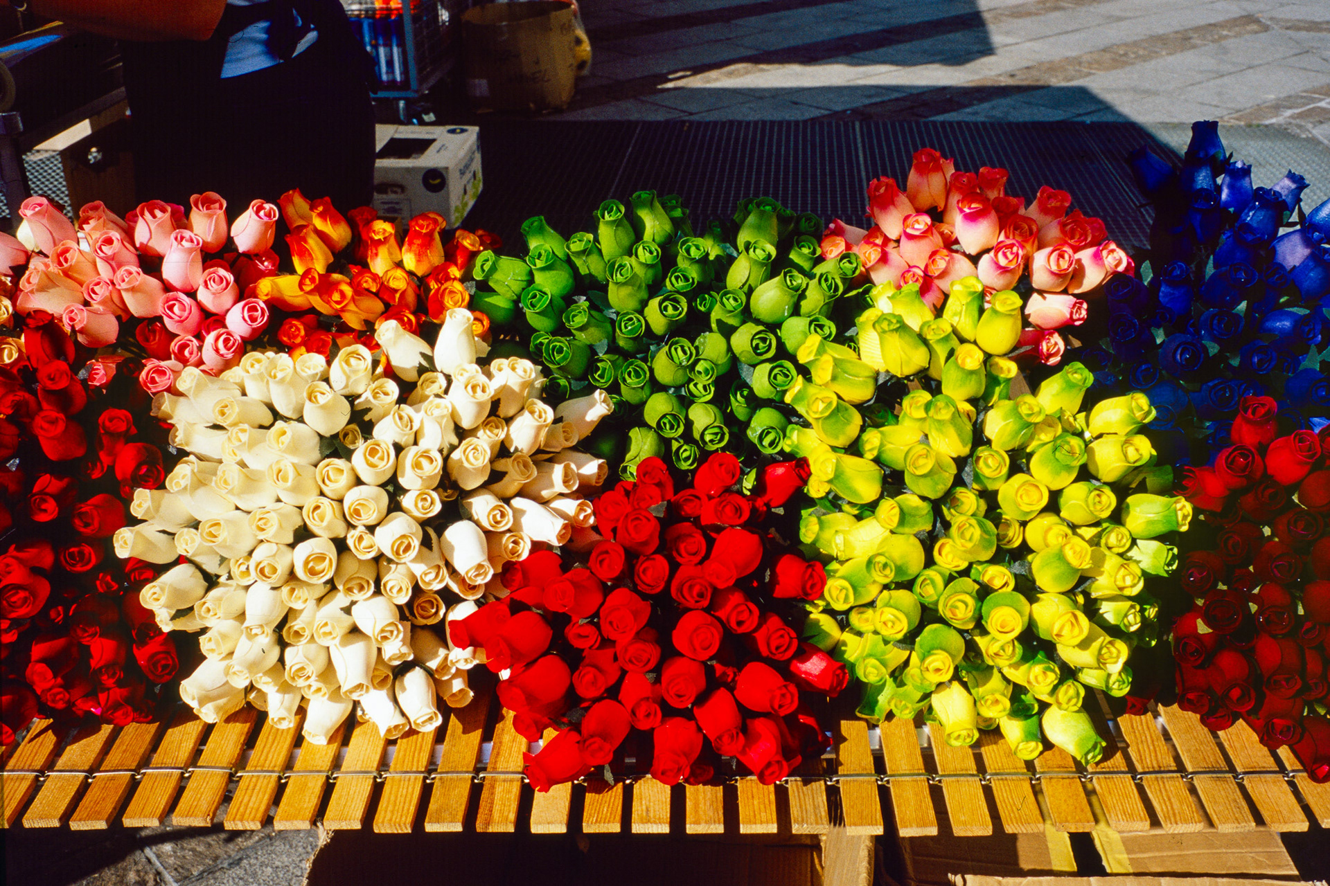 Died Roses, Compiegne Market