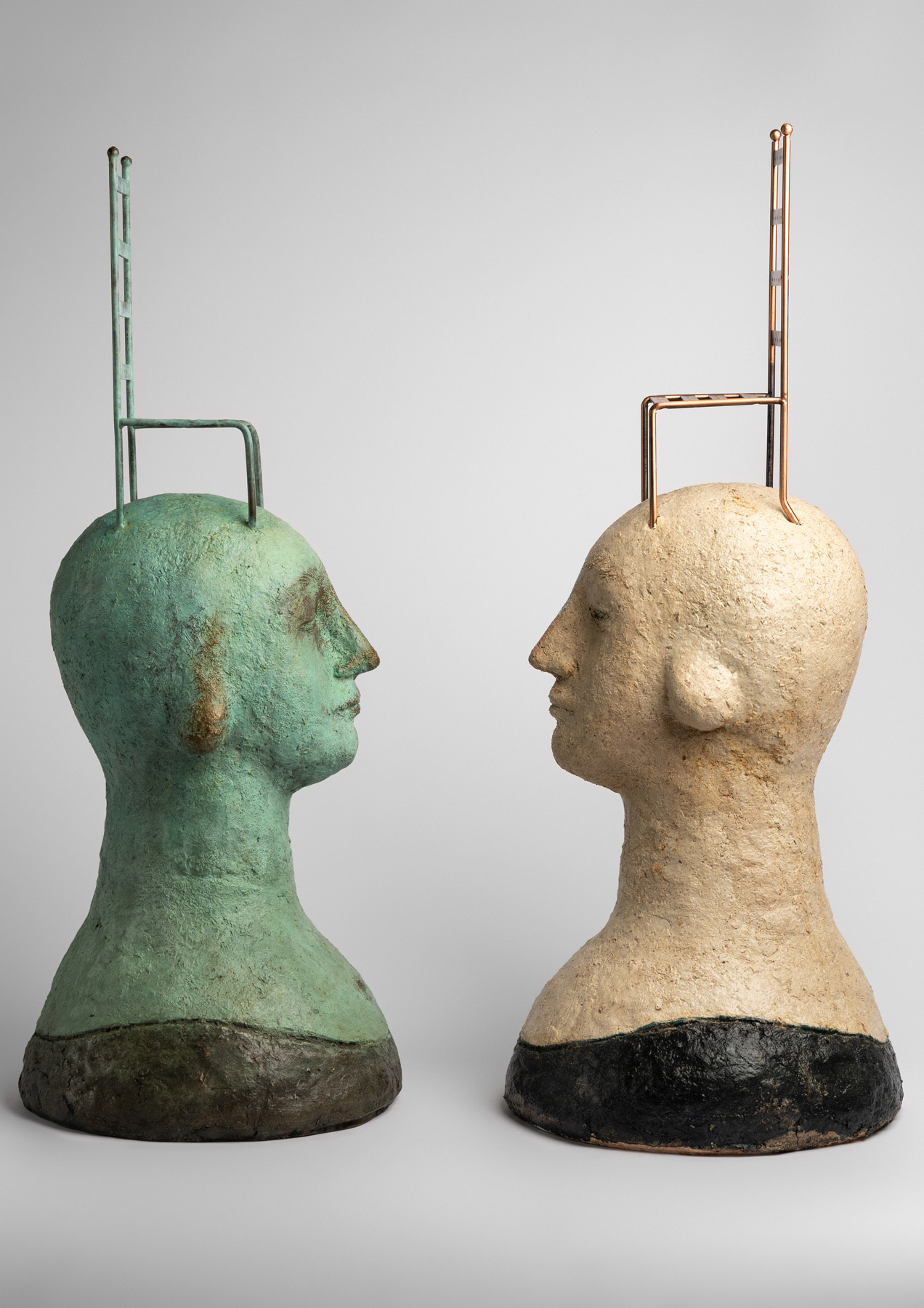Libera , 2021 bronzo e di pasta di legno 63 x 24 x  24 cm