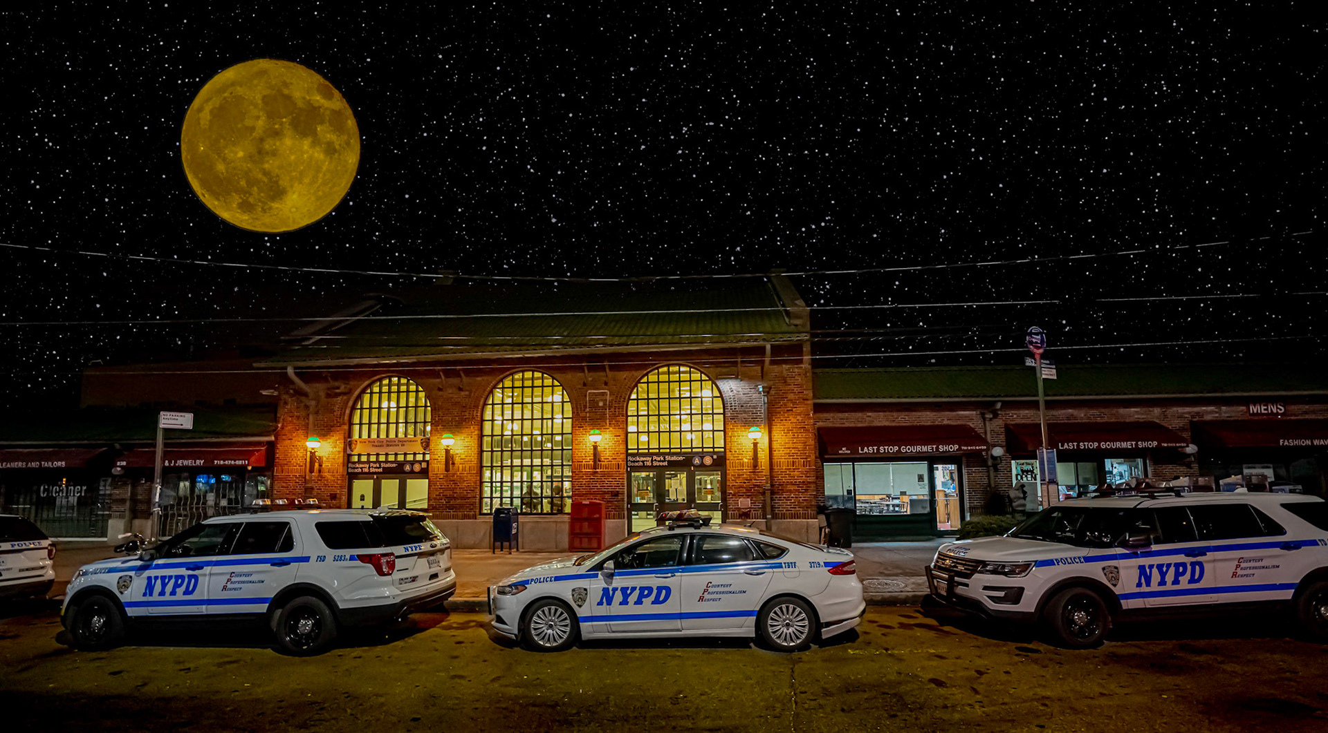 Back to some #NeonAtNight Did you miss the big moon and stars?  Well here are some new from the Neon at Night Series of photos by Not Your Average Photo Joe!Would you like your place photographed?  MSG ME!Edited in Lightroom and PhotoshopIf You Like What You See Please Follow Me on Instagram!Prints and Images available#NotYourAvgPhotoJoewww.instagram.com/notyouravgjoewww.instagram.com/notyouravgjoe.neonAll Right ReservedAll Images © Joe Pellicone, Images may be shared on social media with credit. For information about Prints or Commercial use of these images, please message me or email NotYourAvgPhotoJoe@gmail.com#neon #night # diners #moon #stars #art #fineart #newyork #longisland #litup #lighting #moon #moonlight #photography #luna #sky #fullmoon #space #nightphotography #nightsky #neonlights #neonart #neonsign #neonsigns #digitalart #neonvibes #lights
