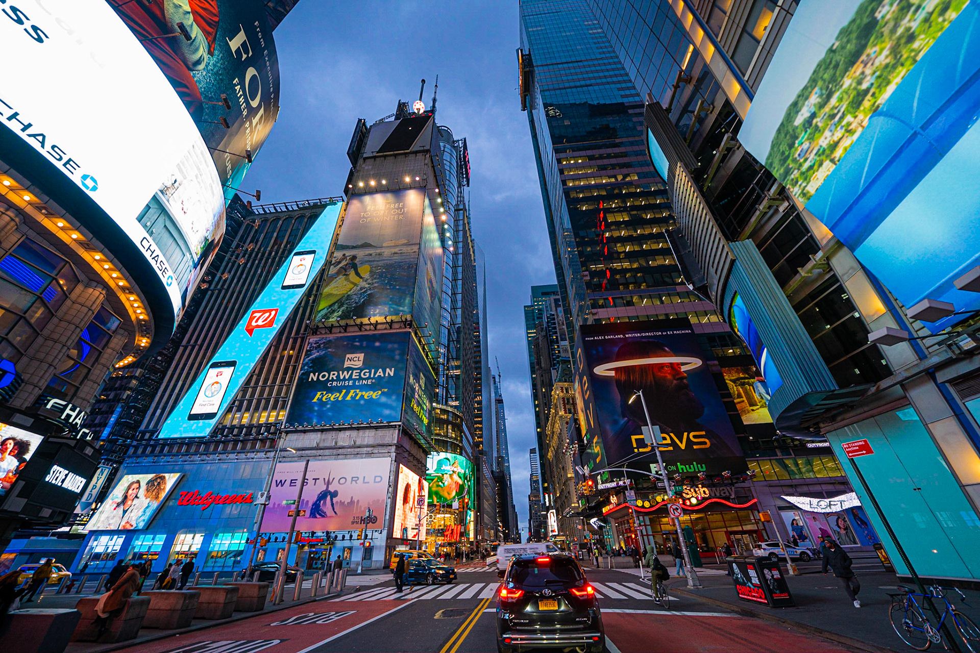NYC was eerily empty!  There was a small amount of traffic and even less pedestrians out and about.Following the Keep Your Distance Protocol I shot mostly from inside the car.  Additional Photos To FollowIf You Like What You See Please Follow Me !#NotYourAvgPhotoJoeFollow @notyouravgjoeFollow @notyouravgjoe.neon#MadeWithPlatypodAll Right ReservedAll Images © Joe Pellicone, Images may be shared on social media with credit. For information about Prints or Commercial use of these images, please message me or email NotYourAvgPhotoJoe@gmail.com#goandcapturethelight#just_newyork#citybestviews#newyork_bestshots#new_yore_house#ilove_newyork#urbangathering#city.squad#nyc#nyc_pictures#likenewyorkcity#gallery_photogroup#globalcapture#thecoolmagazine#illGrammers#royalsnappingartists#illegalvisuals#heatercentral#moodygrams#thevisualcollective#nbcnewyork#visitnewyork#bhphoto#nycgo#thediscoverer