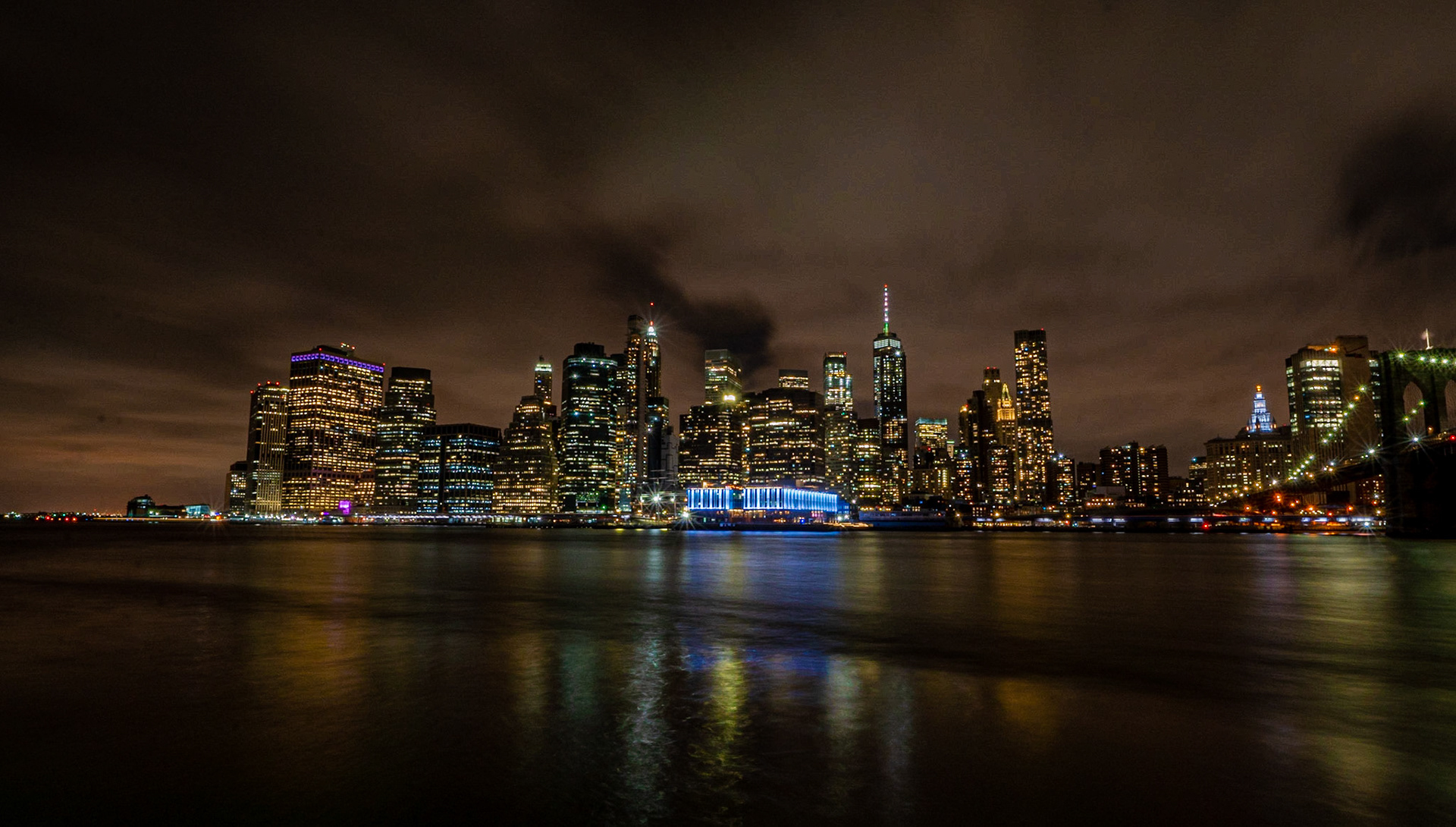 NYC was eerily empty!  There was a small amount of traffic and even less pedestrians out and about.Following the Keep Your Distance Protocol I shot mostly from inside the car.  Additional Photos To FollowIf You Like What You See Please Follow Me !#NotYourAvgPhotoJoeFollow @notyouravgjoeFollow @notyouravgjoe.neon#MadeWithPlatypodAll Right ReservedAll Images © Joe Pellicone, Images may be shared on social media with credit. For information about Prints or Commercial use of these images, please message me or email NotYourAvgPhotoJoe@gmail.com#goandcapturethelight#just_newyork#citybestviews#newyork_bestshots#new_yore_house#ilove_newyork#urbangathering#city.squad#nyc#nyc_pictures#likenewyorkcity#gallery_photogroup#globalcapture#thecoolmagazine#illGrammers#royalsnappingartists#illegalvisuals#heatercentral#moodygrams#thevisualcollective#nbcnewyork#visitnewyork#bhphoto#nycgo#thediscoverer